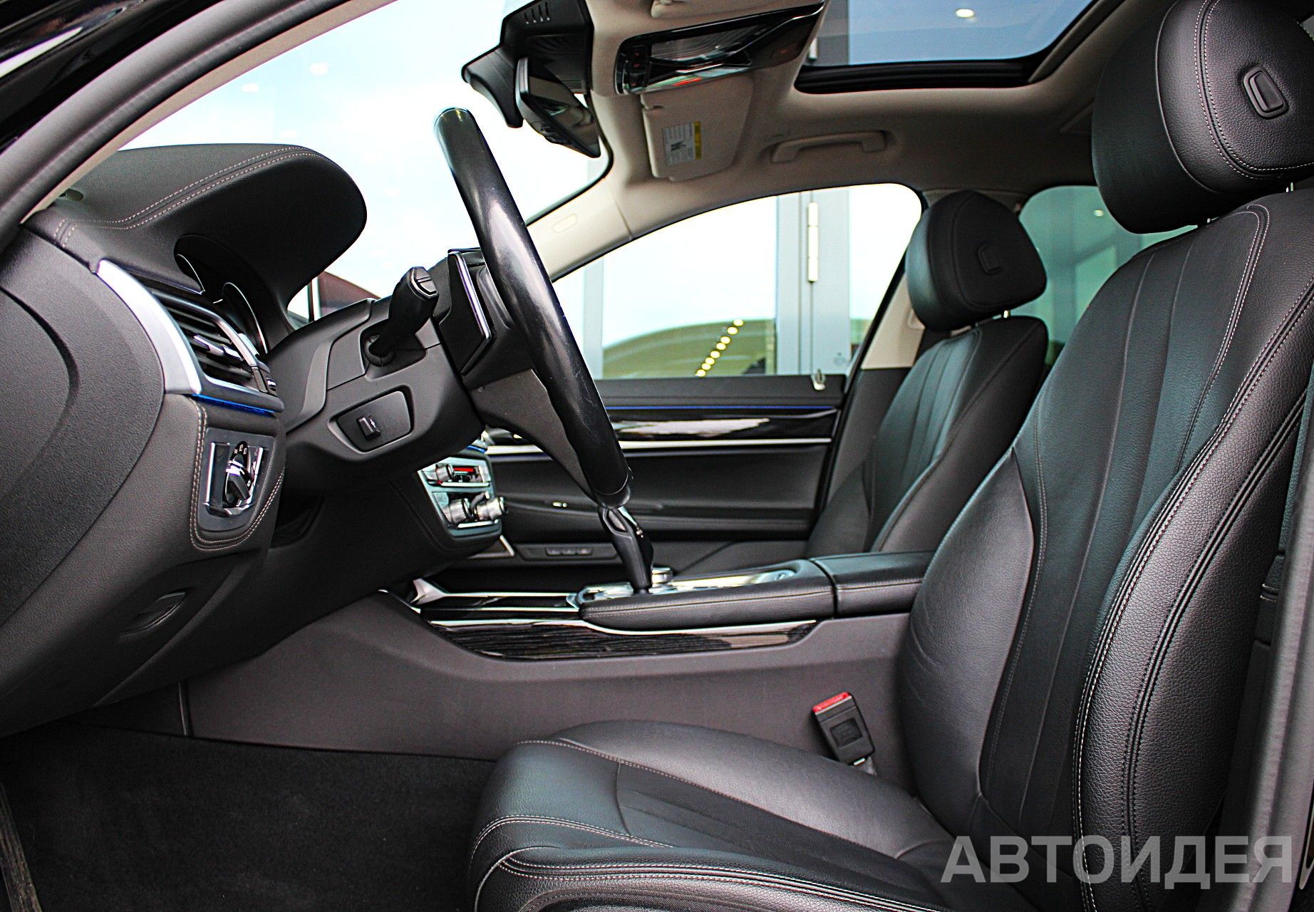 BMW 740Li Sedan Черный неметаллик фото 12