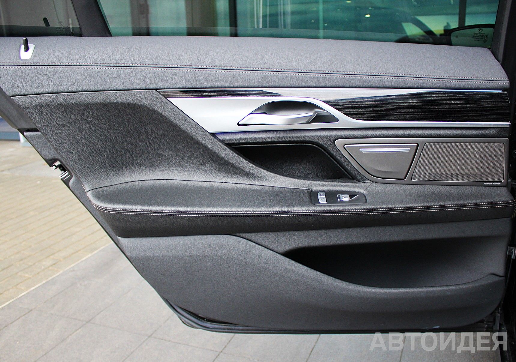 BMW 740Li Sedan Черный неметаллик фото 13