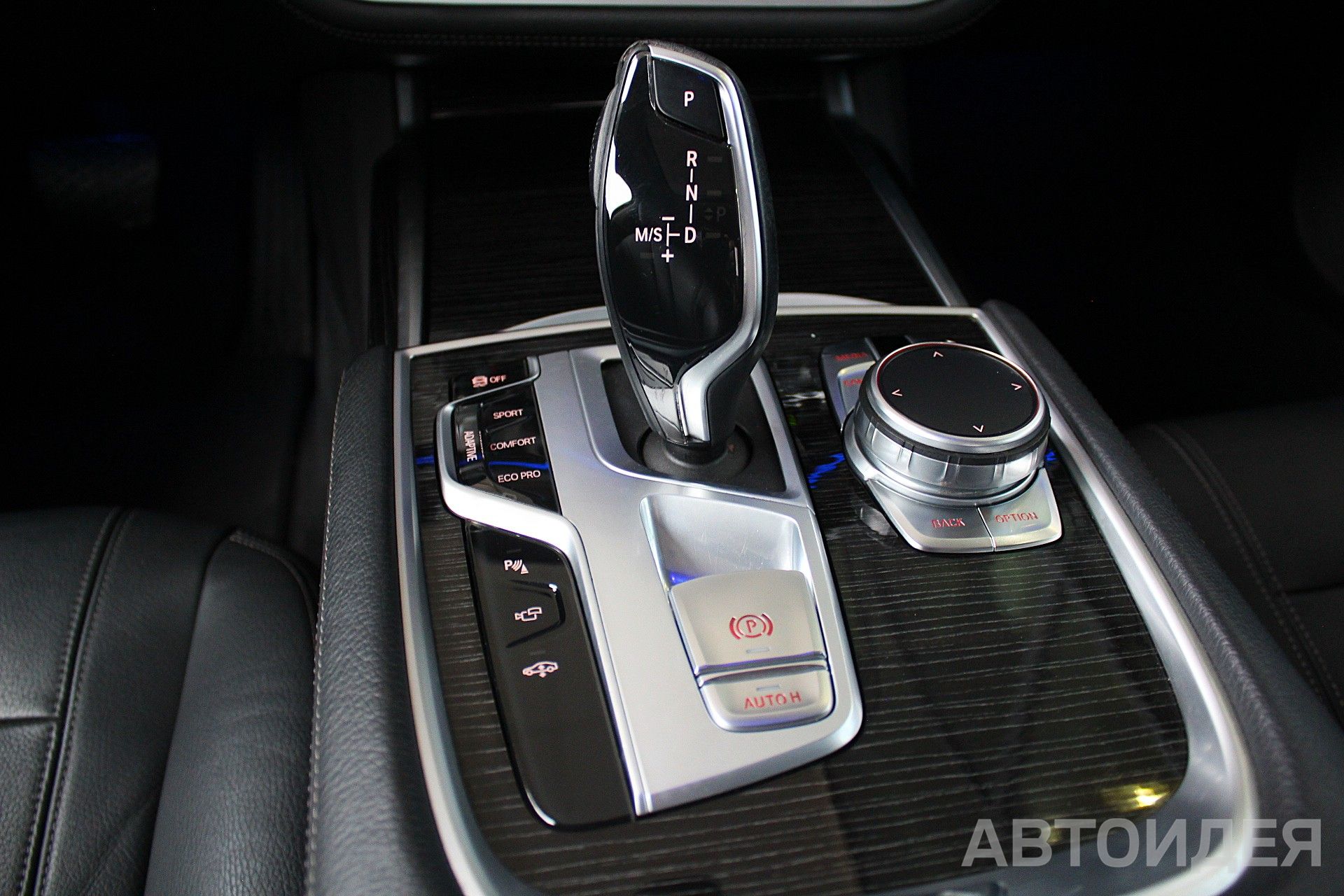 BMW 740Li Sedan Черный неметаллик фото 16