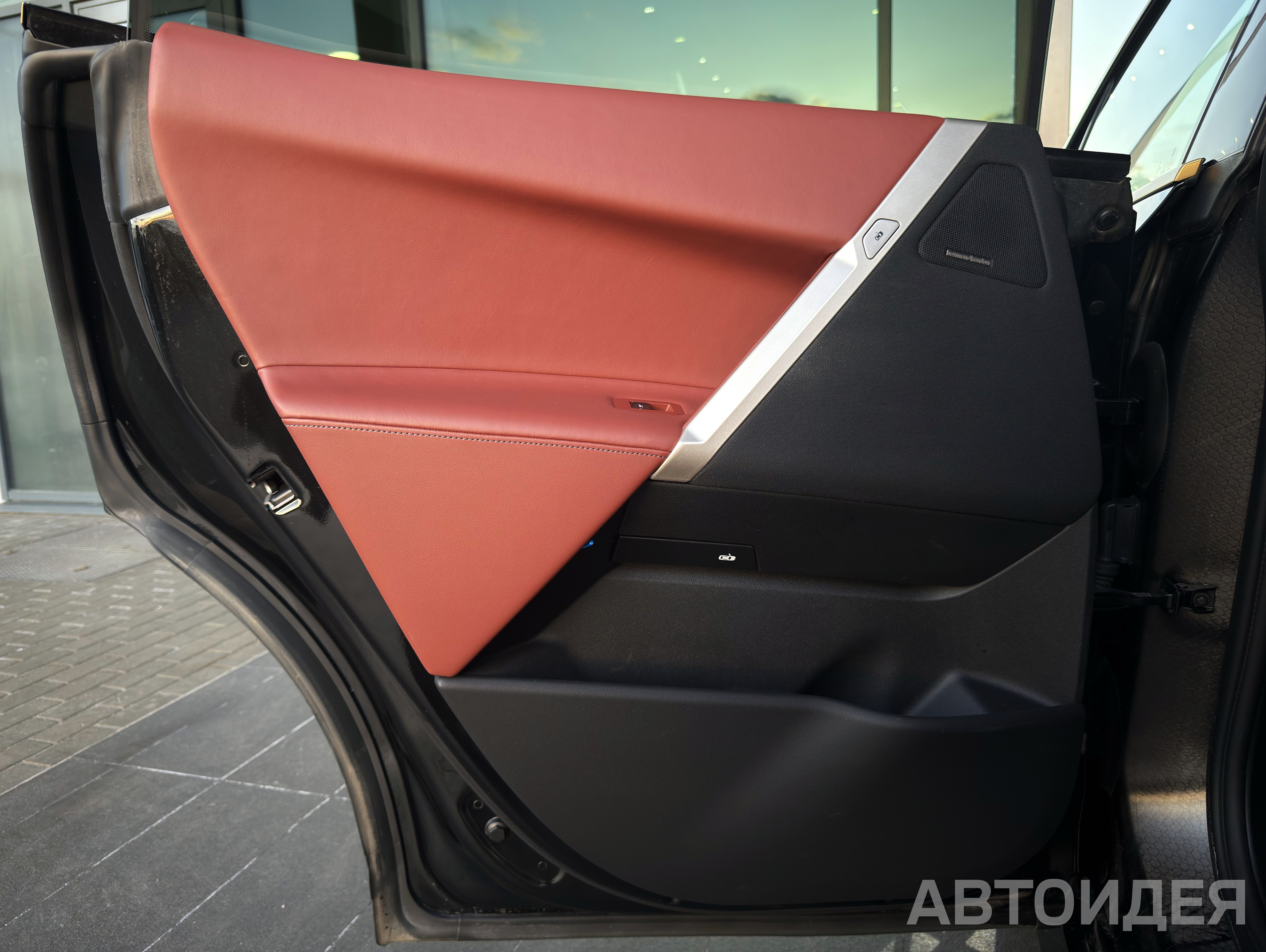 BMW i iX xDrive40 фото 12