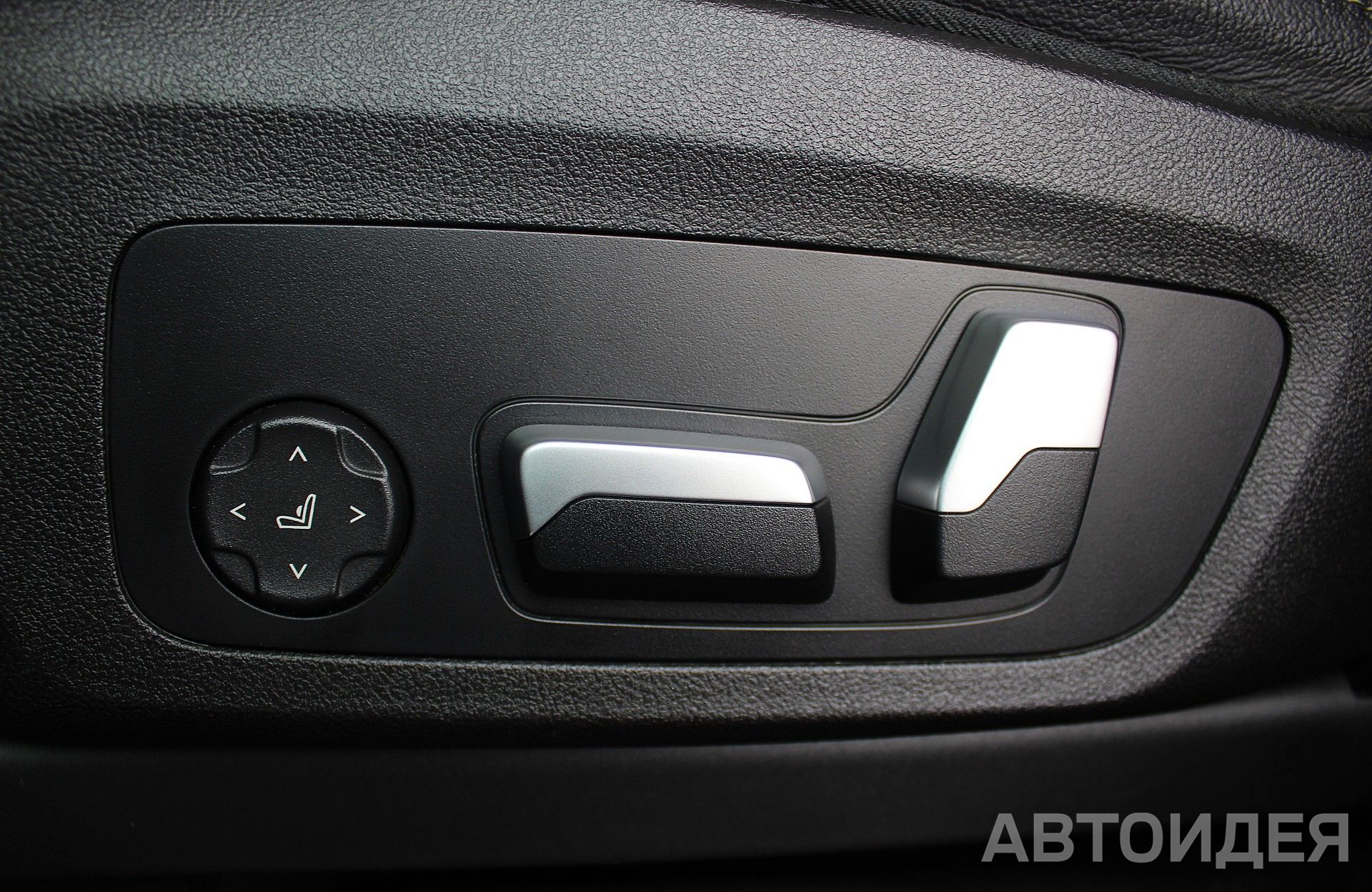 BMW X3 xDrive30i, 185кВт фото 13