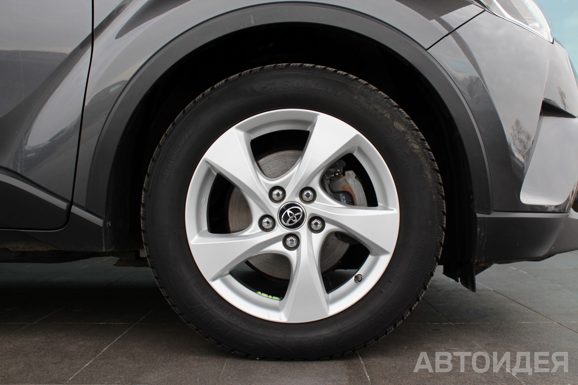 Toyota C-HR фото 6