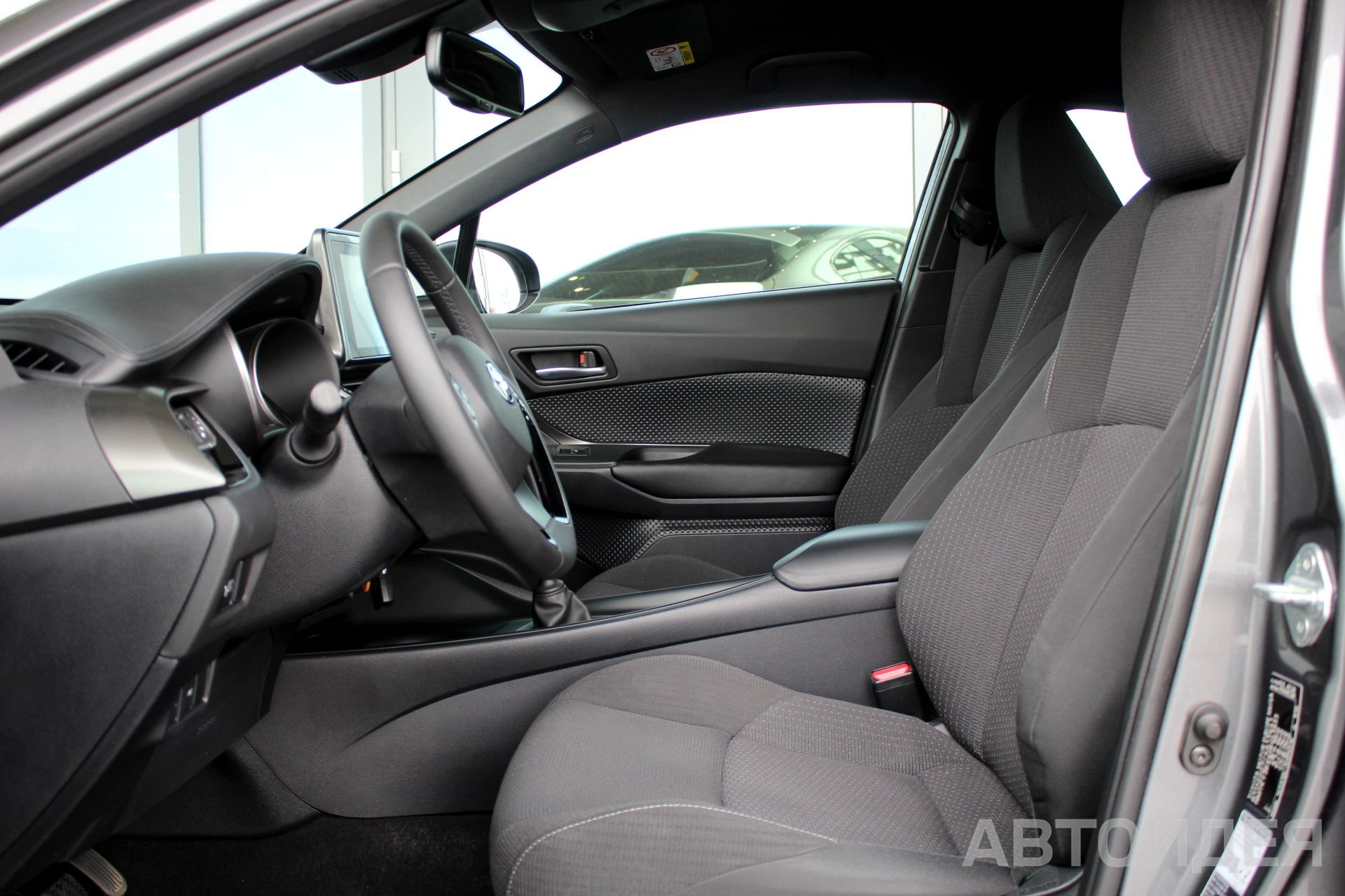 Toyota C-HR фото 18