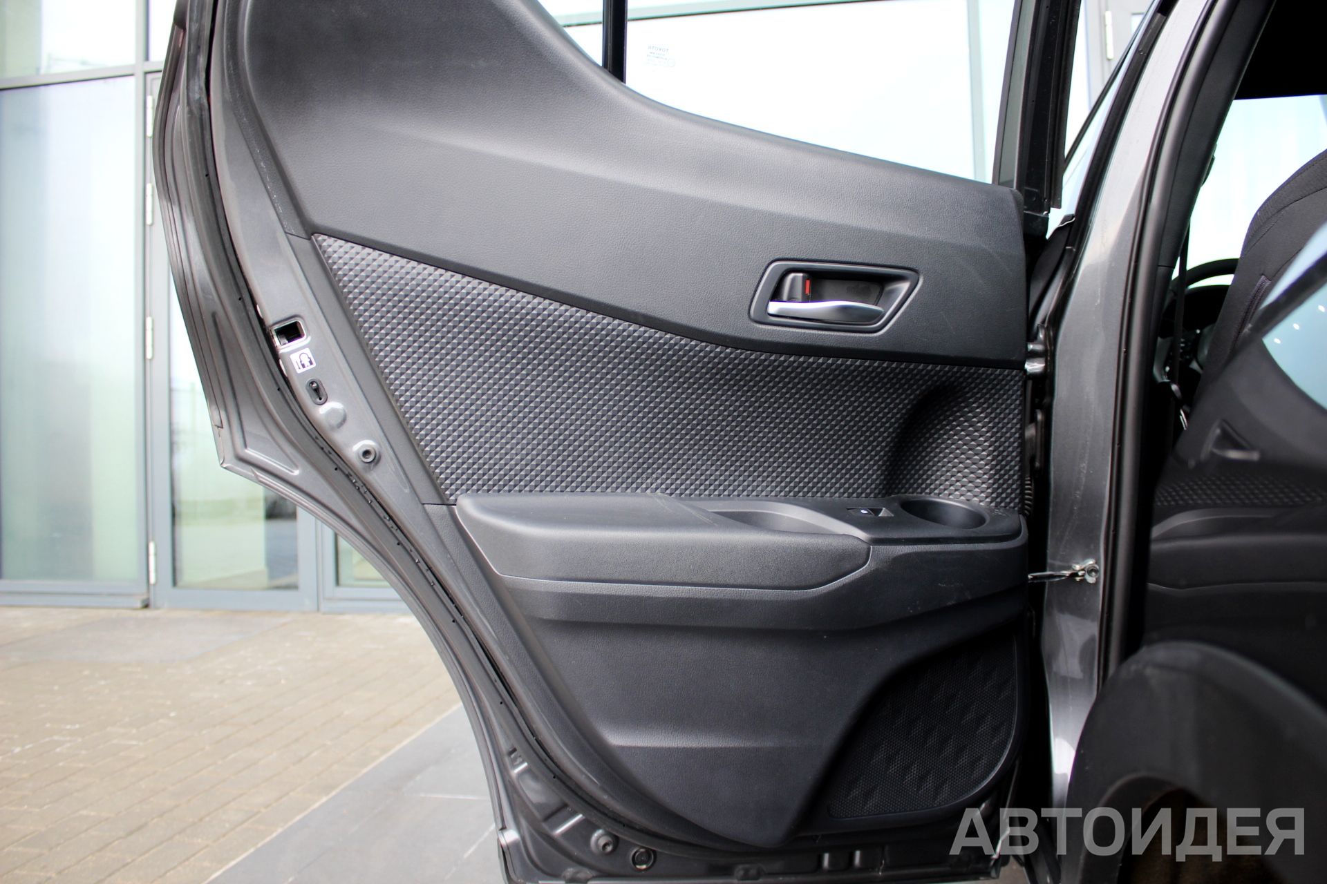 Toyota C-HR фото 20