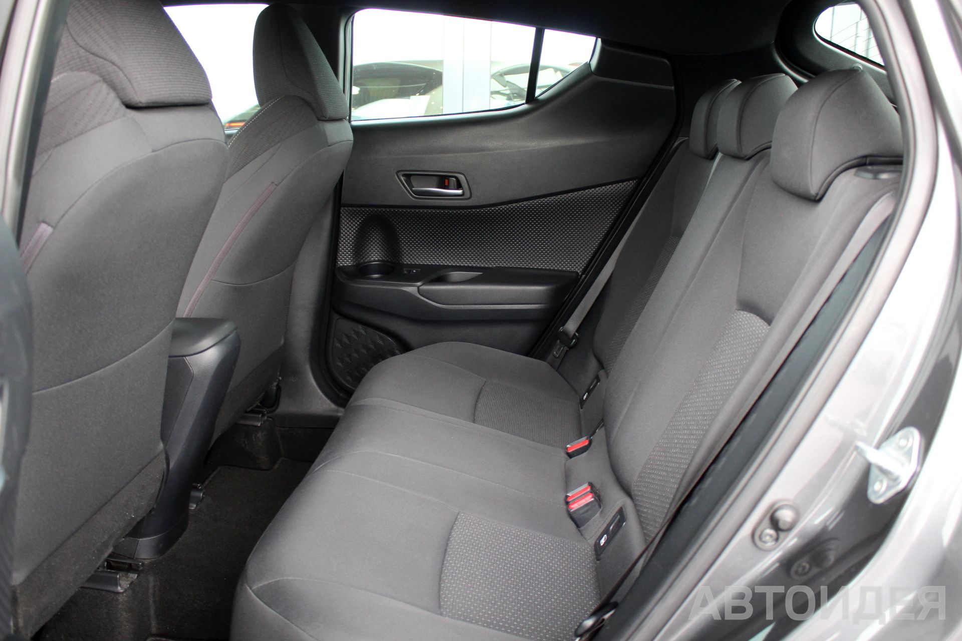 Toyota C-HR фото 21