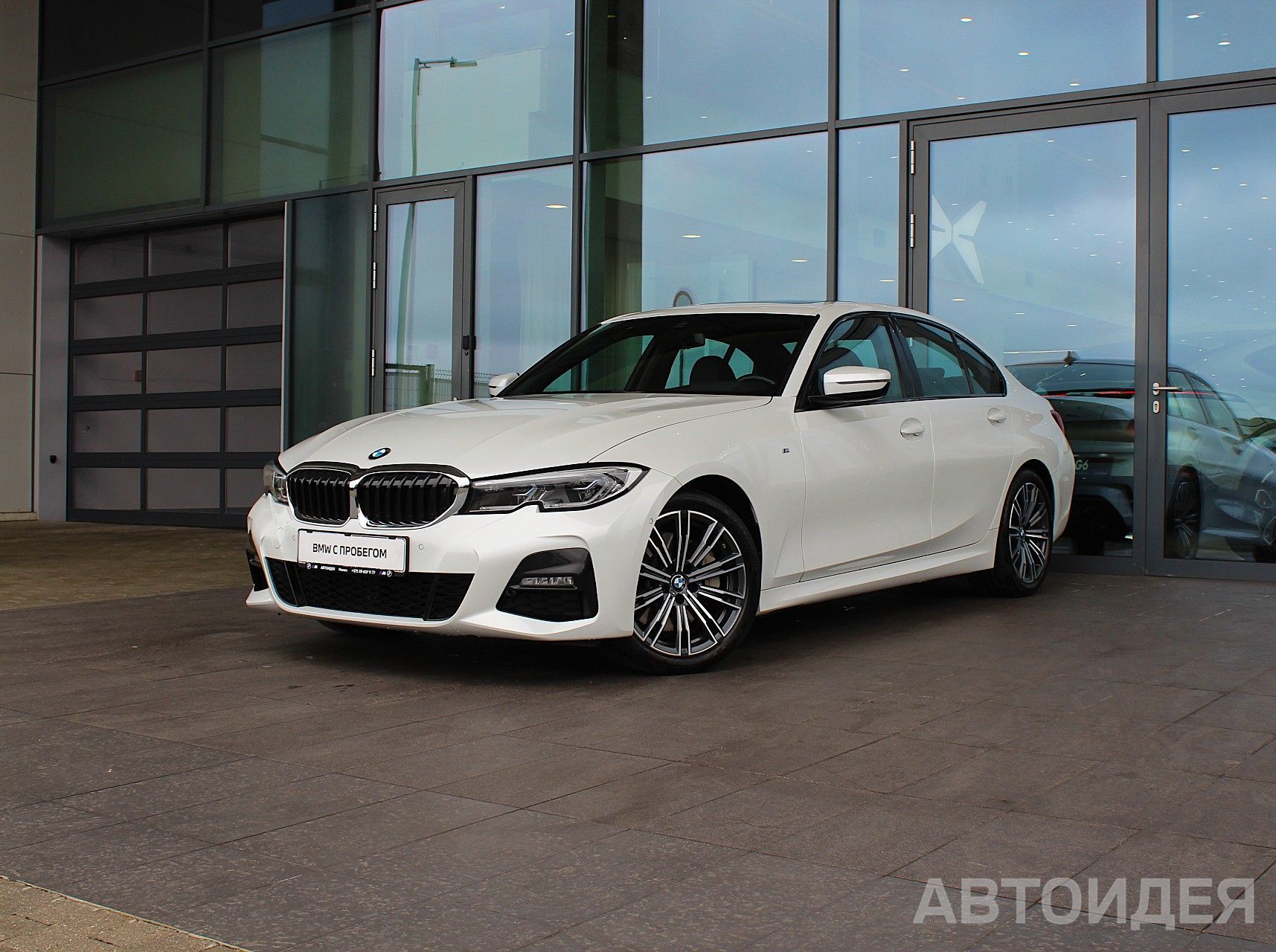 BMW 330d Белый Минерал металлик