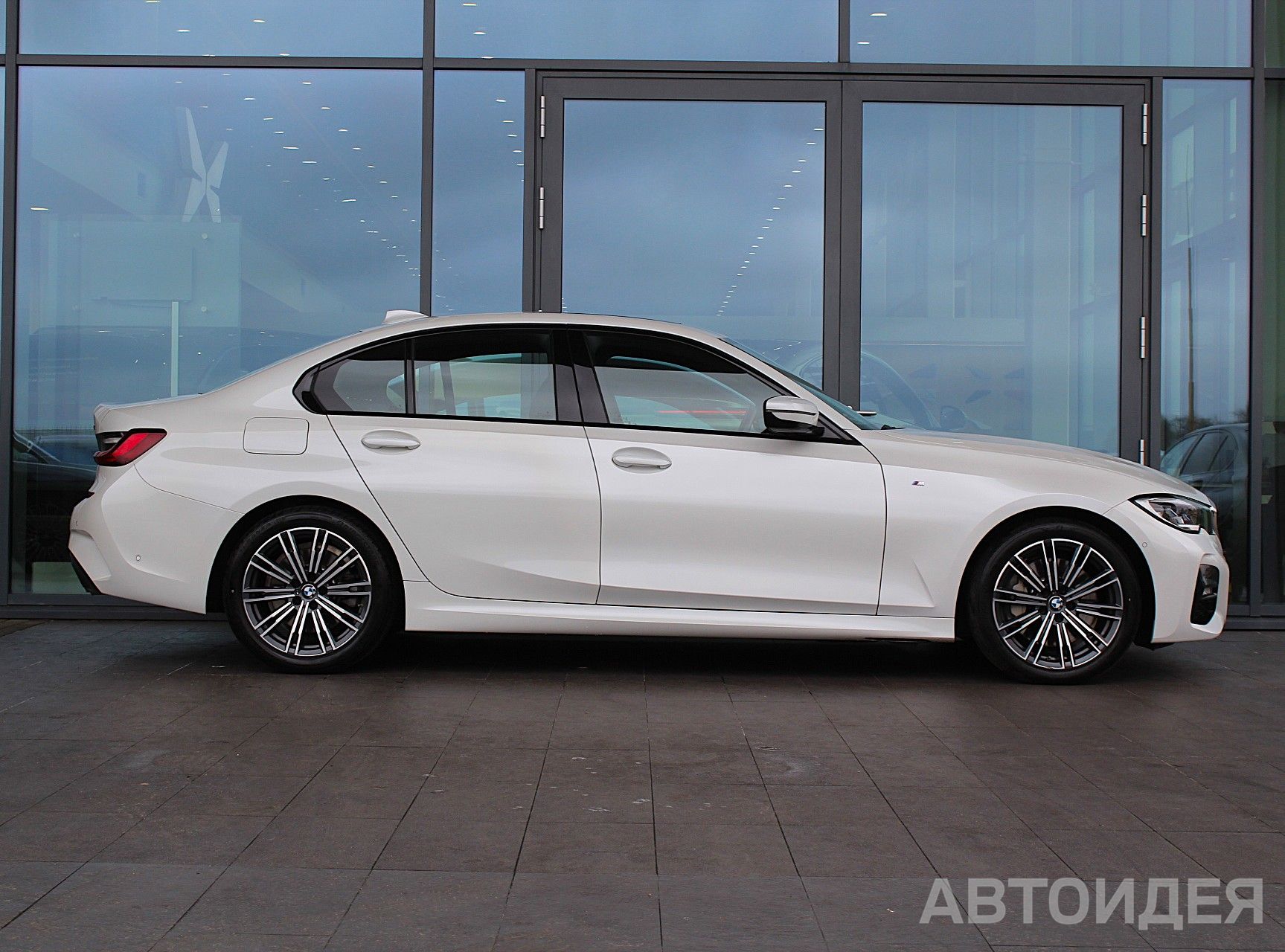 BMW 330d Белый Минерал металлик фото 2