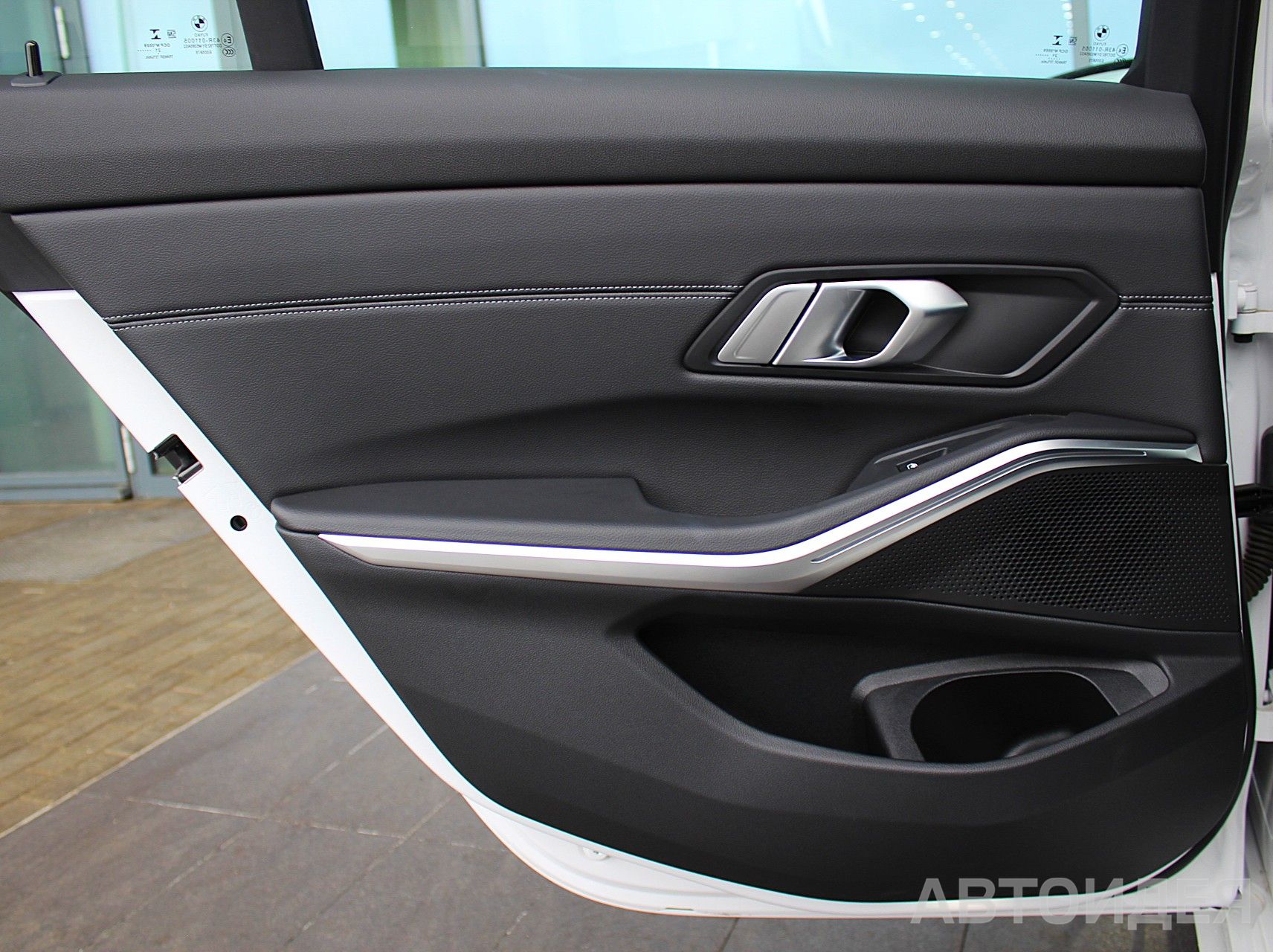 BMW 330d Белый Минерал металлик фото 13