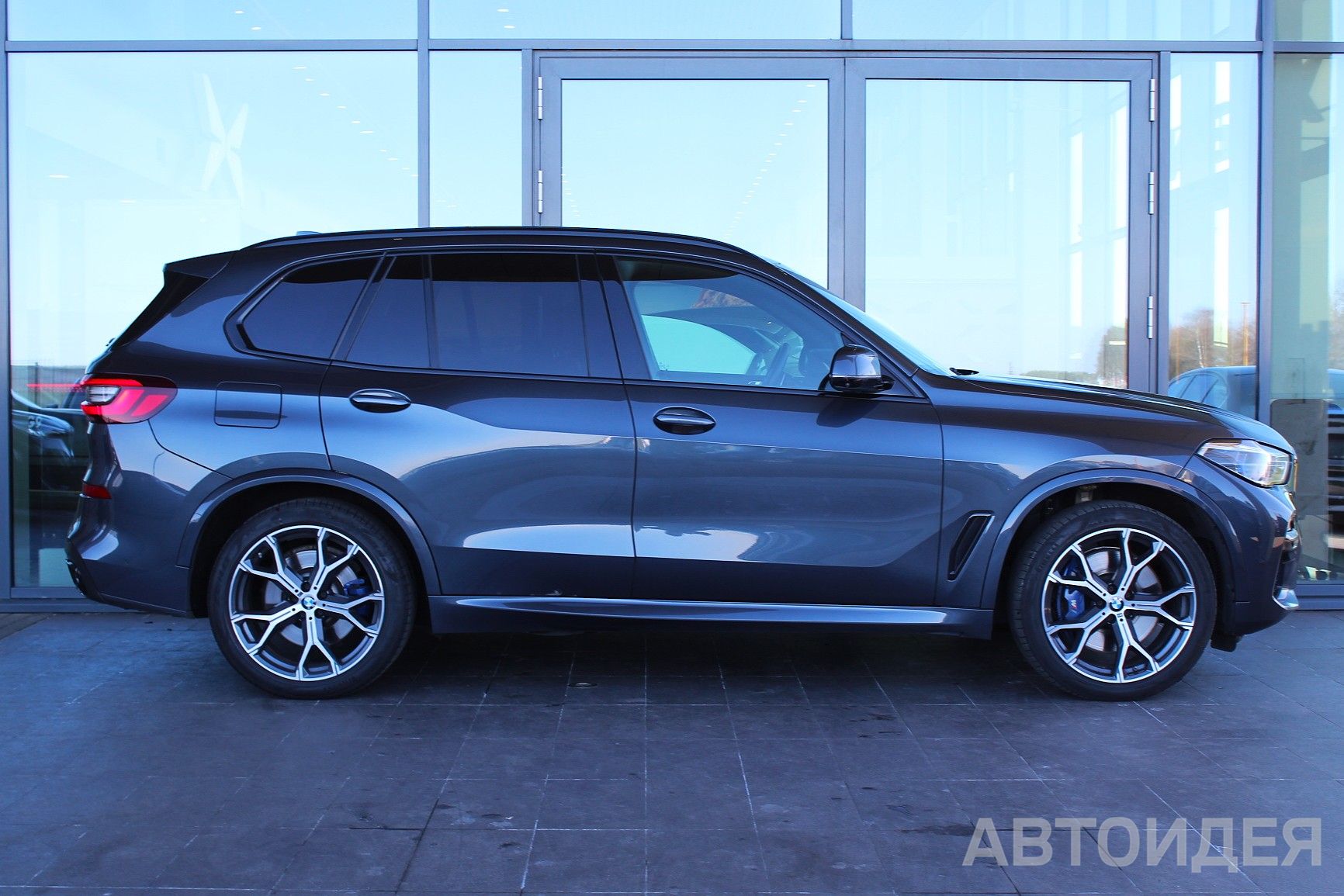BMW X5 M50d Арктический Серый фото 2