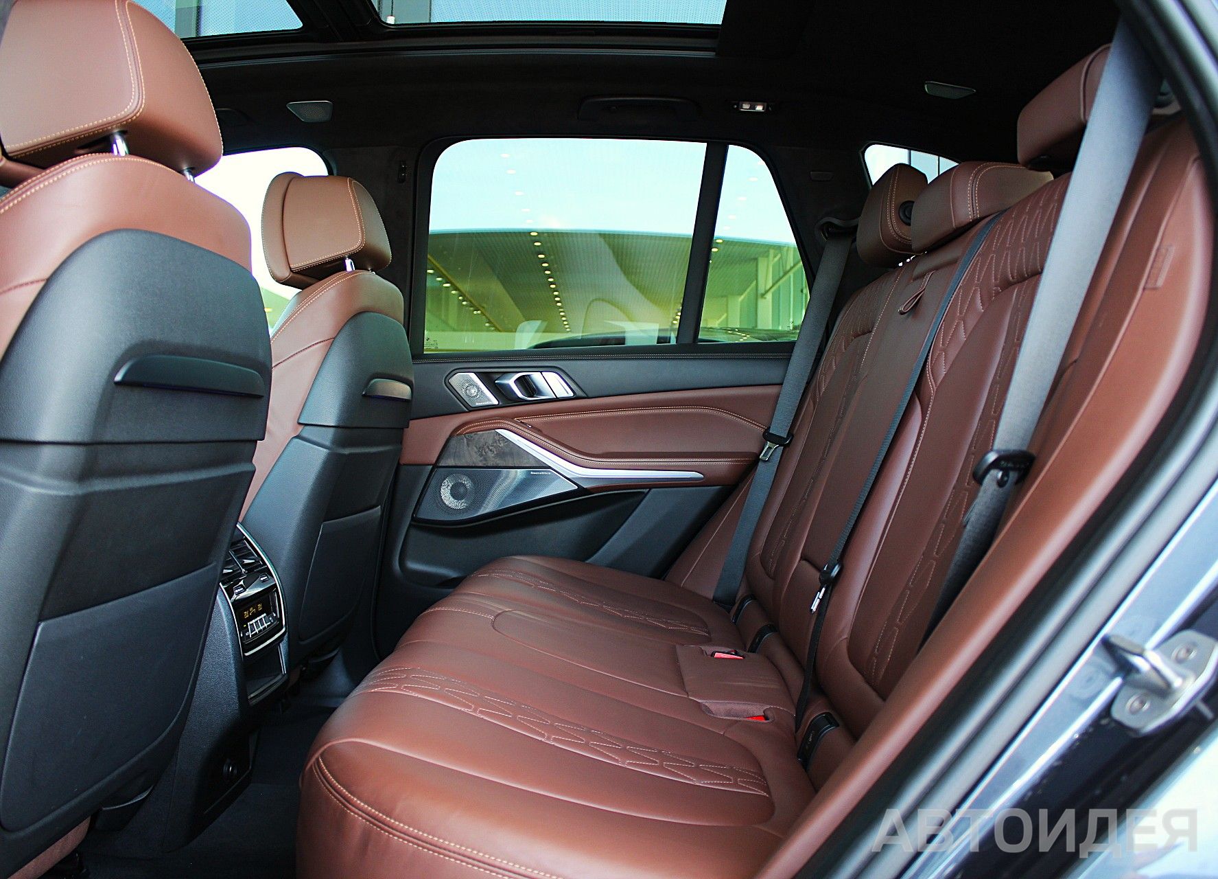 BMW X5 M50d Арктический Серый фото 16