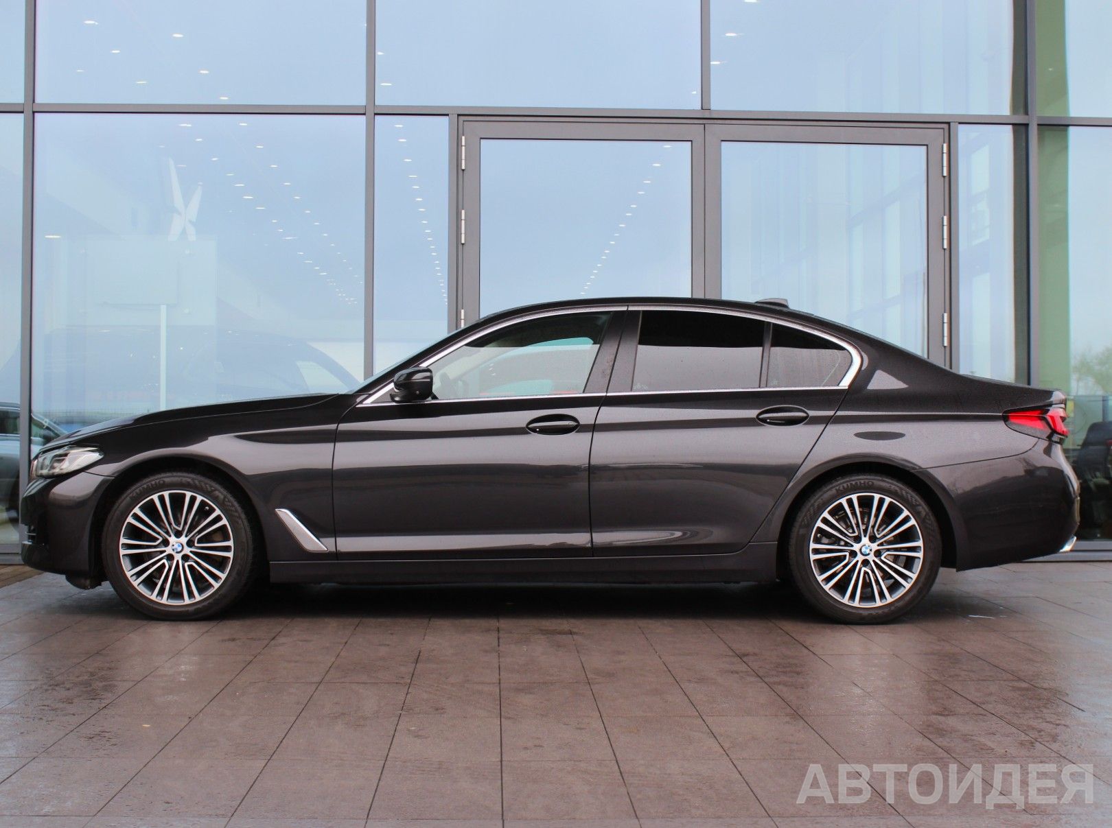BMW 520d xDrive Sedan фото 2