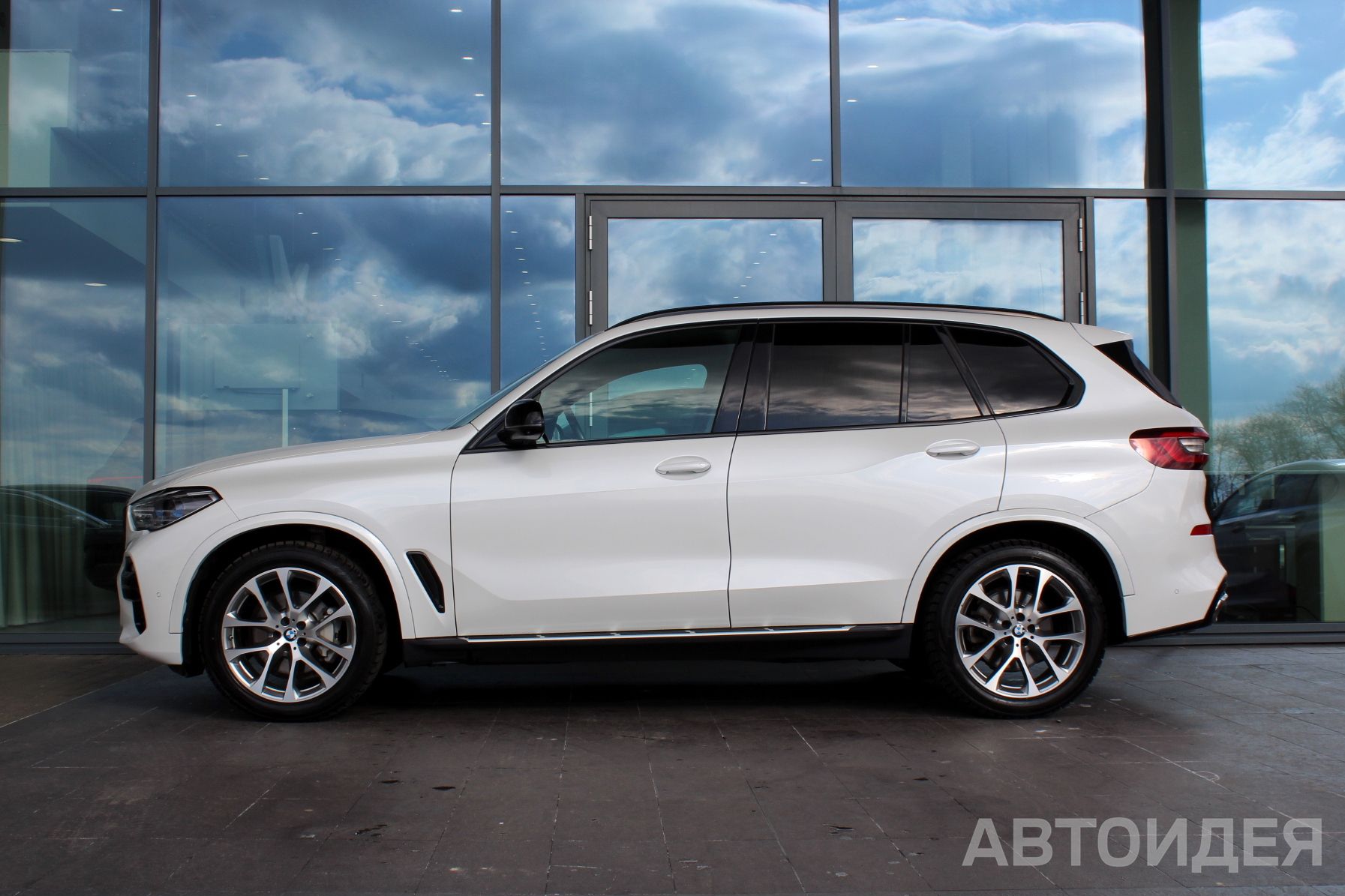 BMW X5 xdrive40i Белый Минерал металлик фото 2