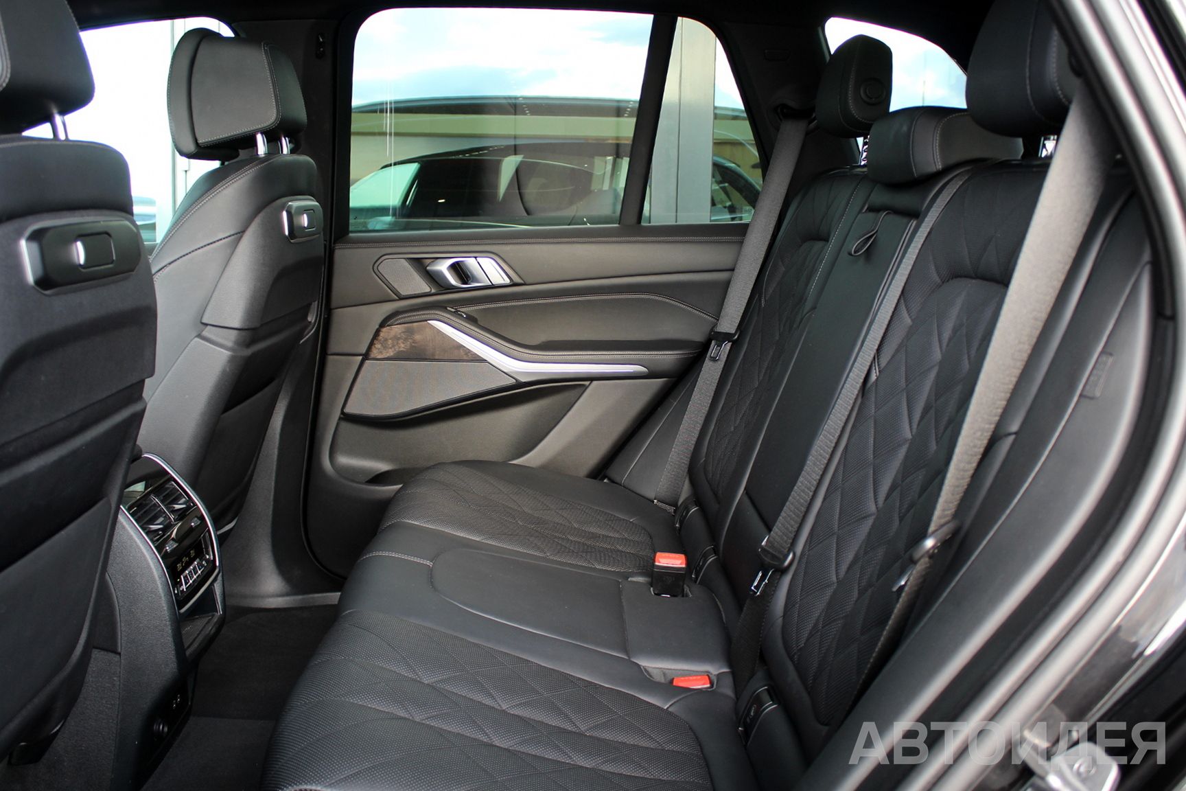 BMW X5 xDrive40i фото 25