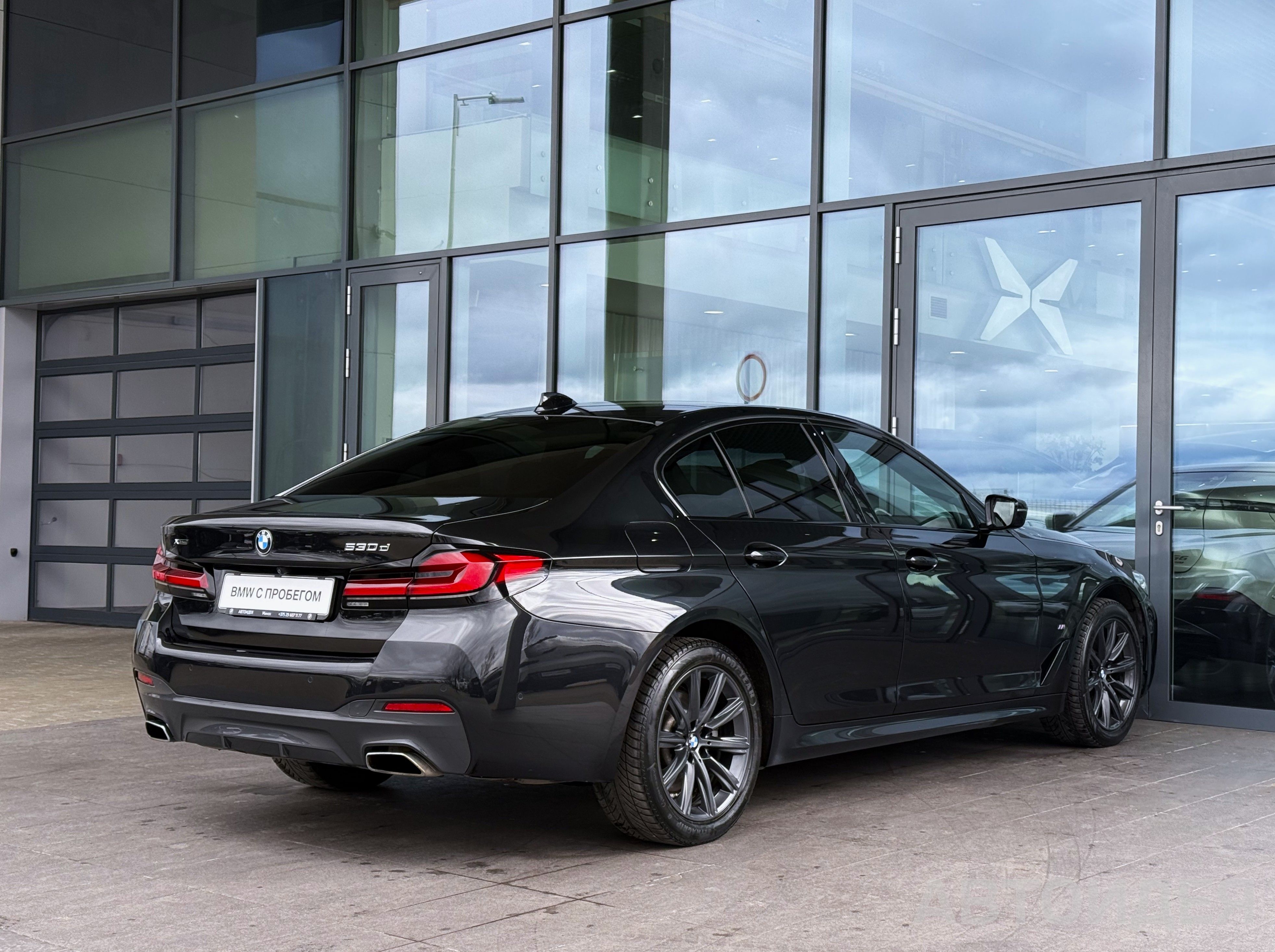 BMW 530d xDrive Sedan фото 3