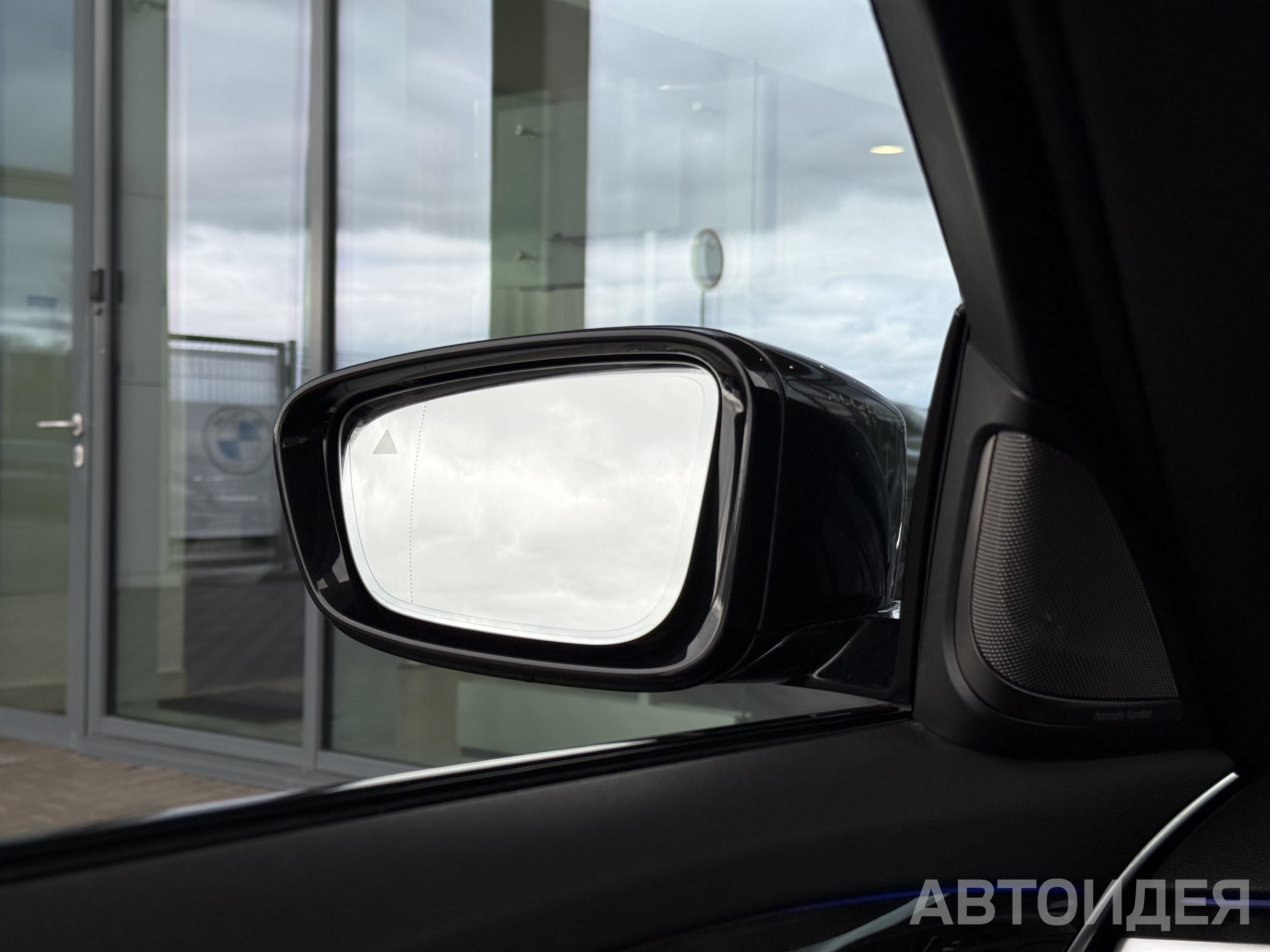 BMW 530d xDrive Sedan фото 25