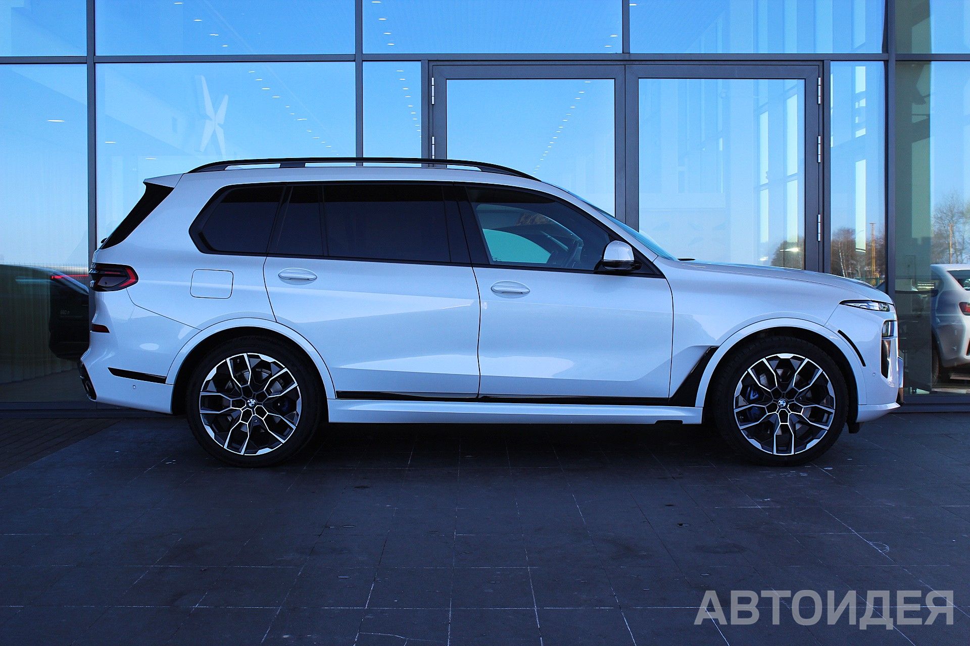 BMW X7 xDrive40i Белый Минерал металлик фото 2