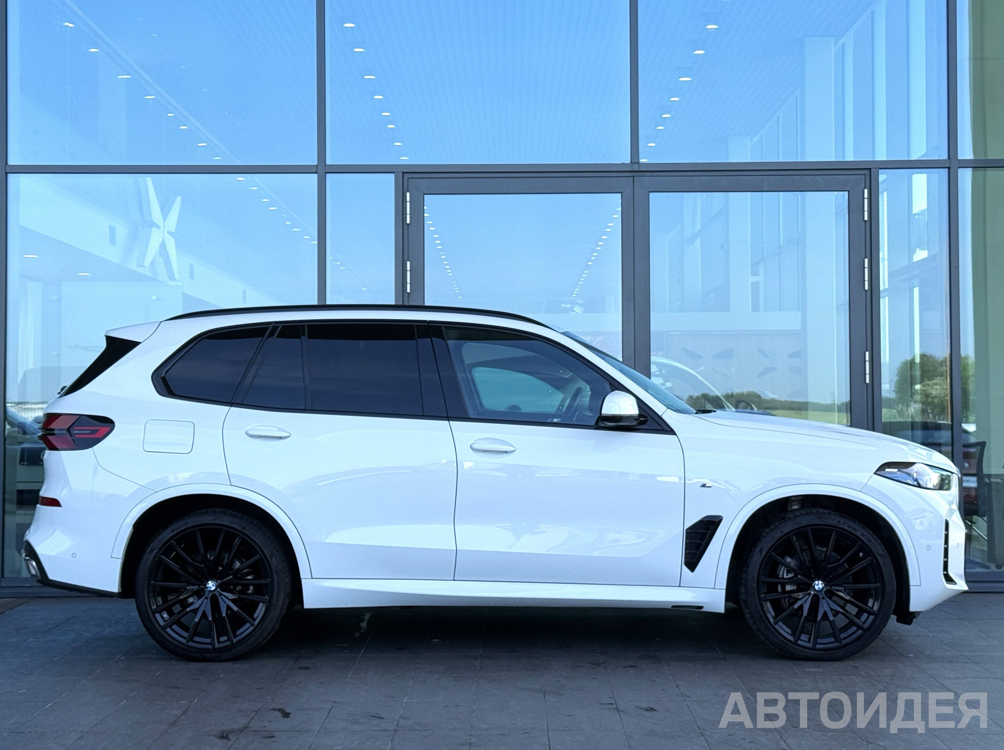 BMW X5 xDrive30d Белоснежный неметаллик фото 2