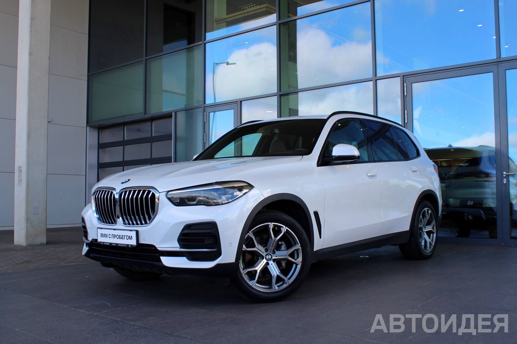 BMW X5 xDrive 25d Белый Минерал металлик