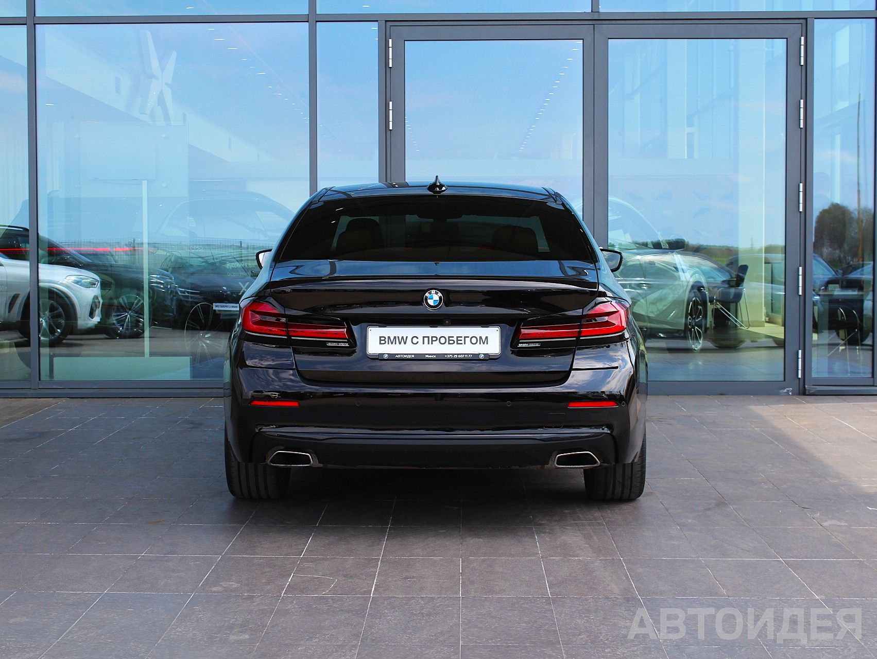 BMW 520i Sedan Черный неметаллик фото 4