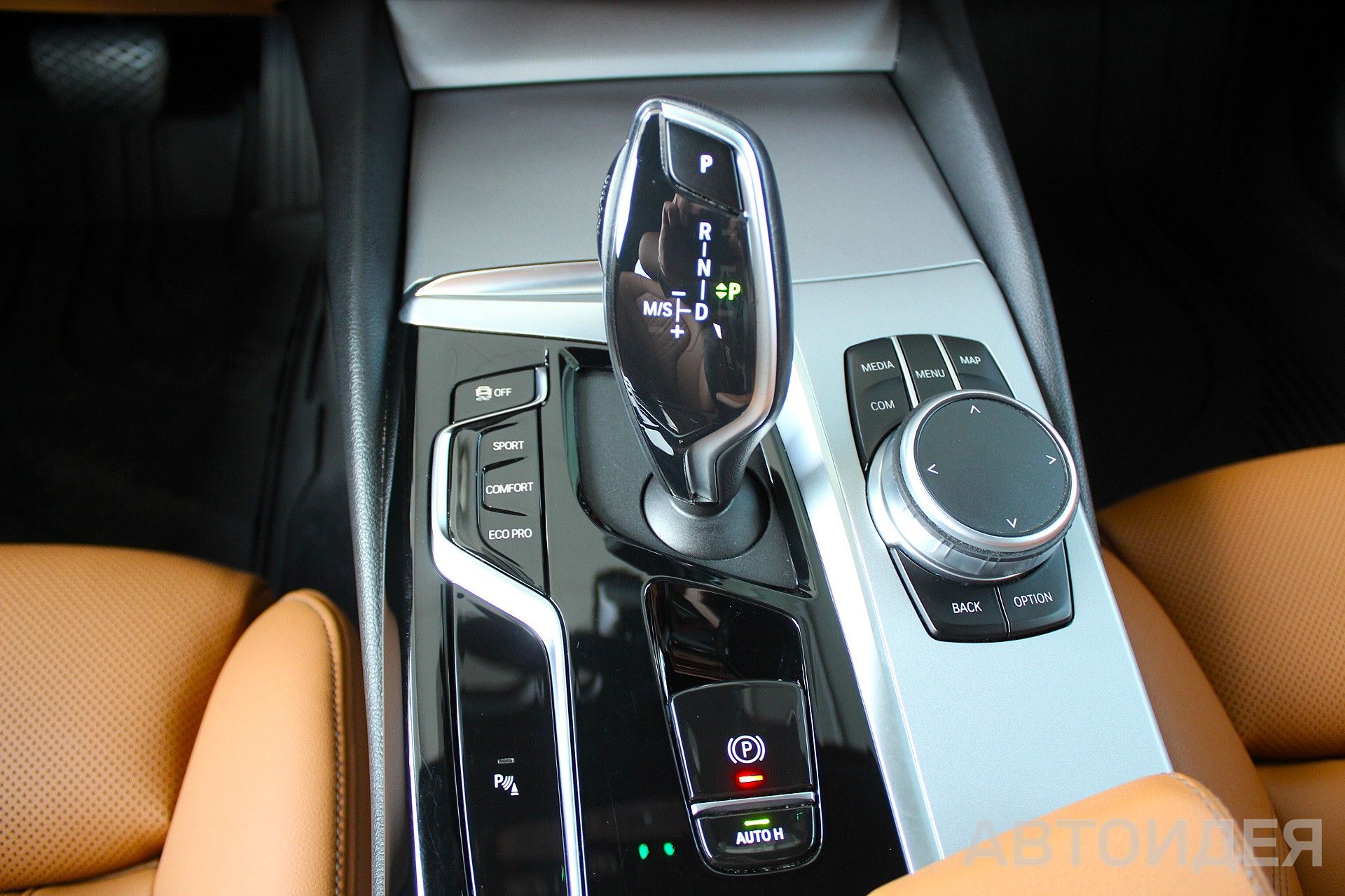 BMW 520i Sedan Черный неметаллик фото 16
