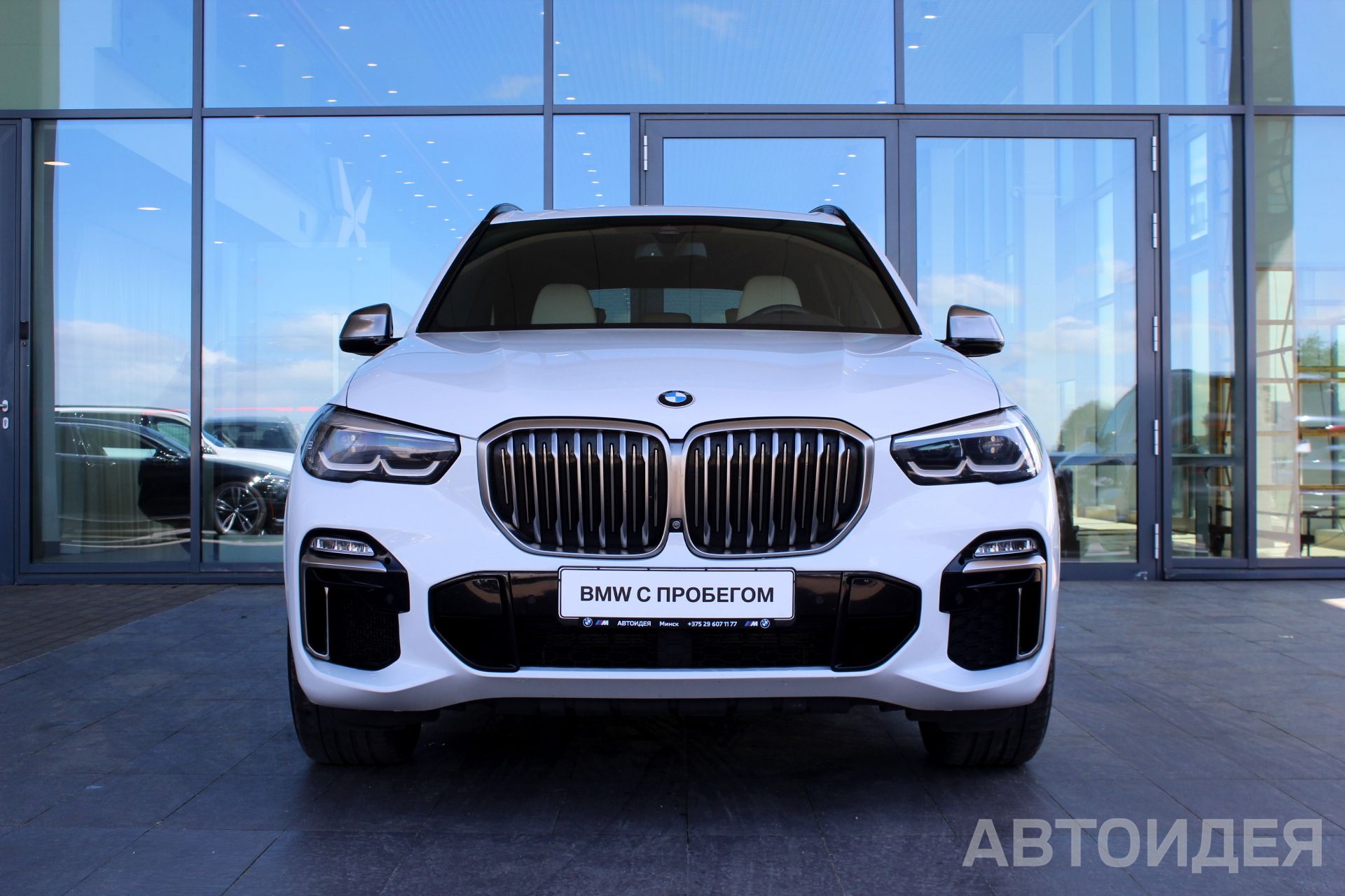 BMW X5 M50d Белоснежный неметаллик фото 4