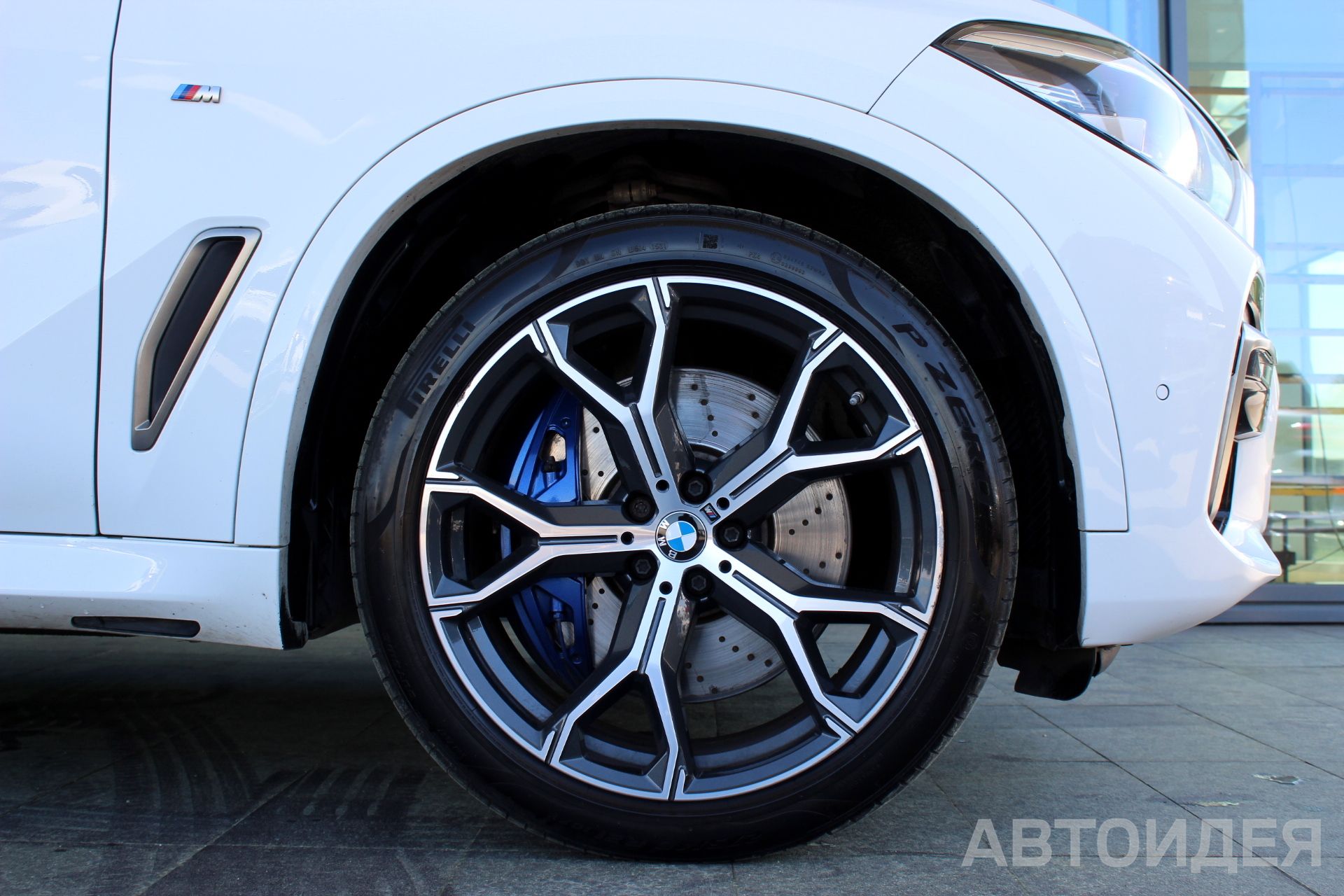 BMW X5 M50d Белоснежный неметаллик фото 6