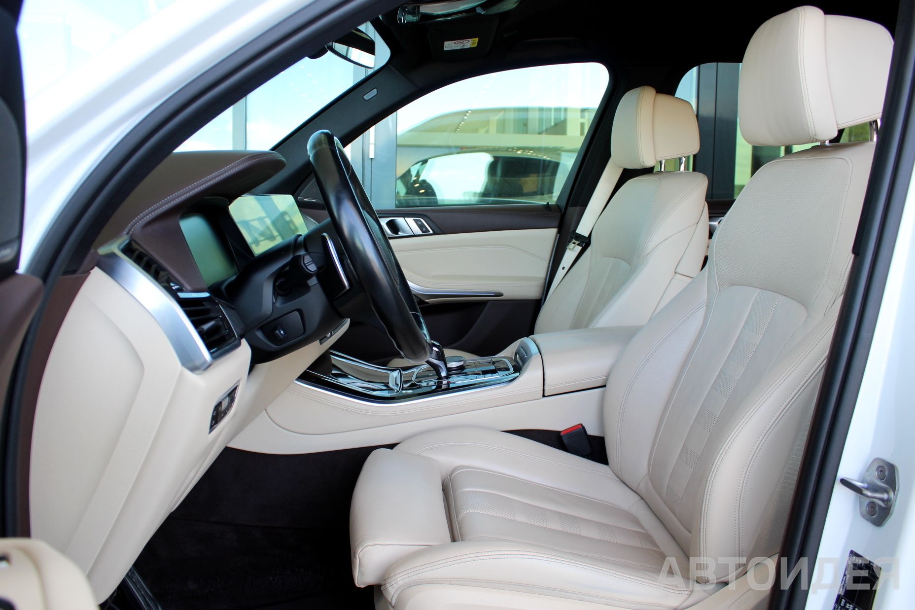 BMW X5 M50d Белоснежный неметаллик фото 21