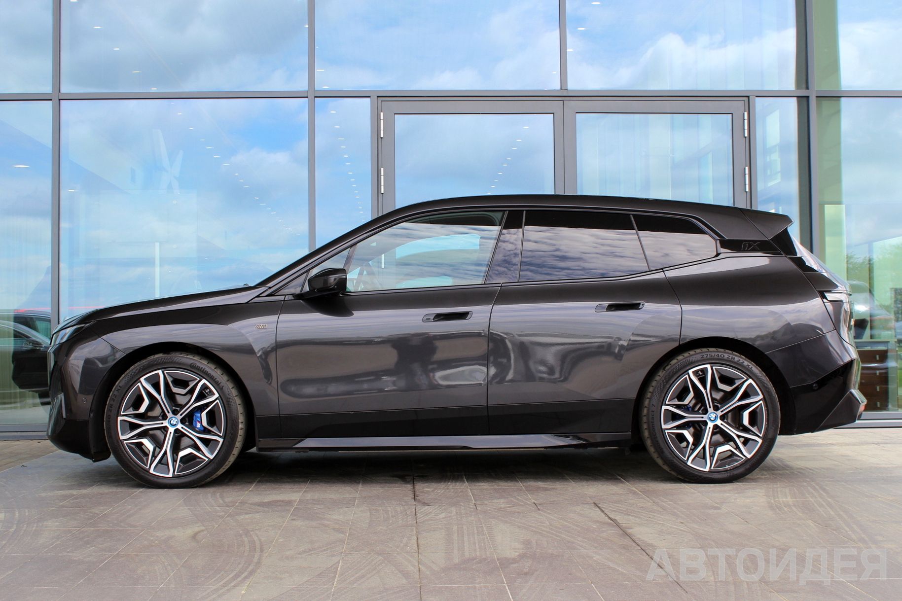 BMW i iX M60  фото 2