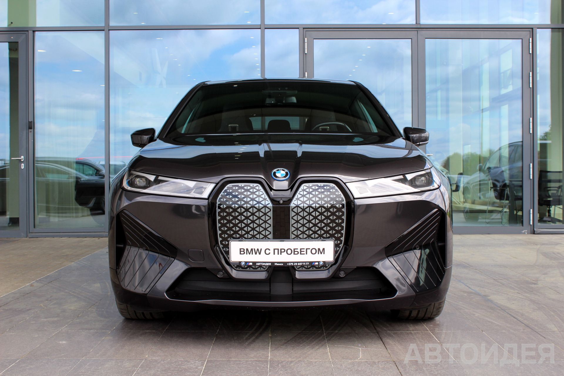 BMW i iX M60  фото 4