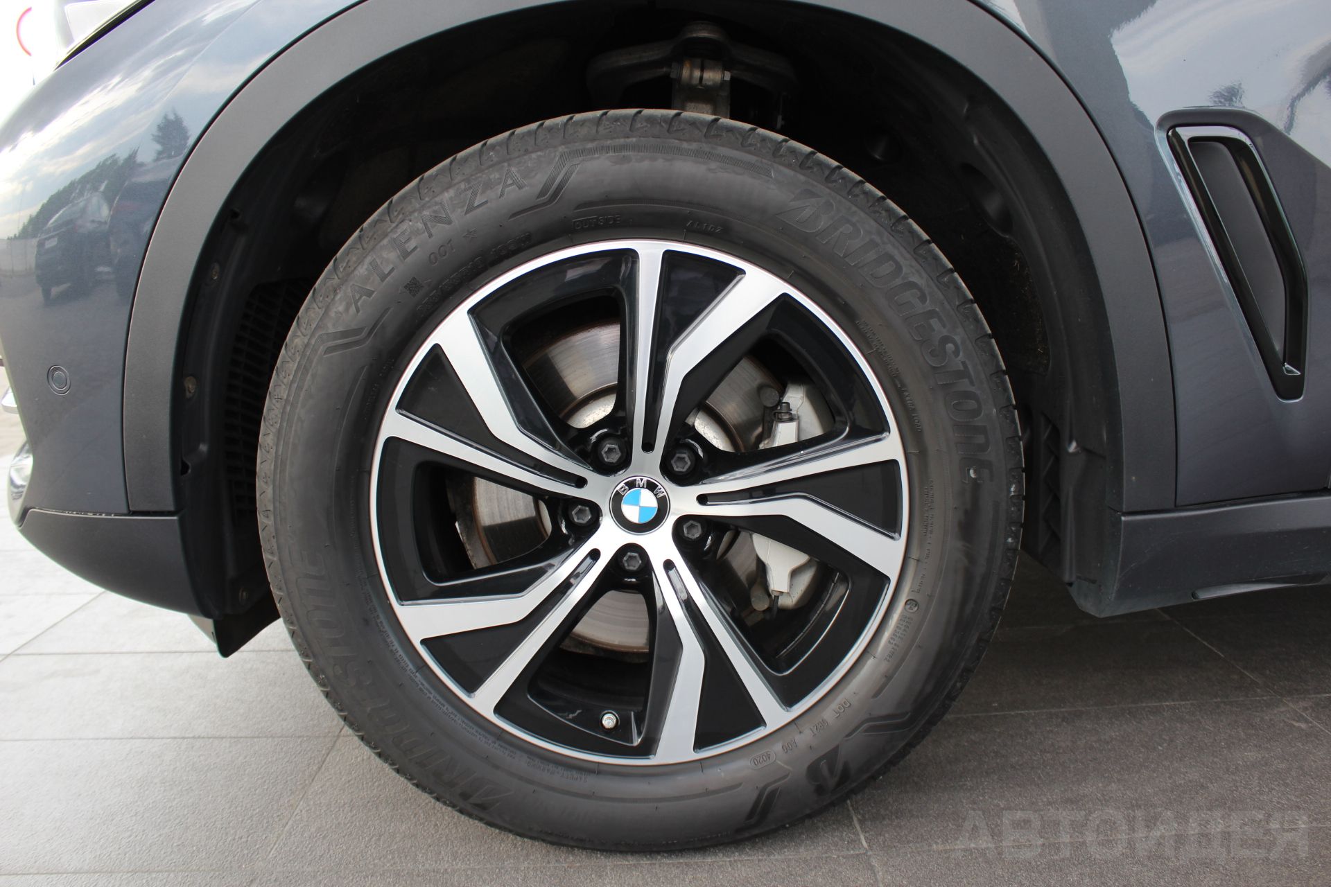 BMW X5 xDrive 25d Арктический Серый фото 17