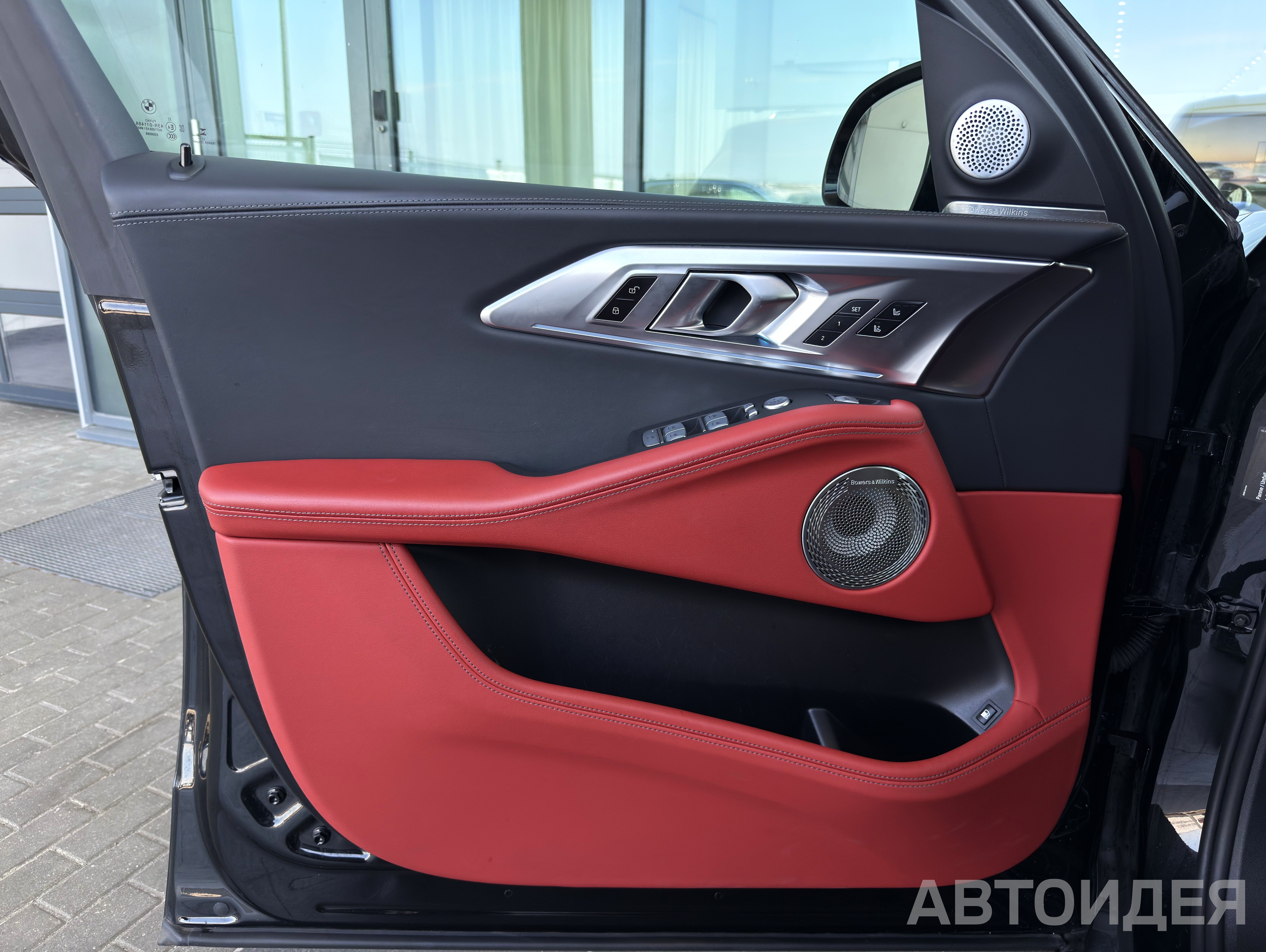 BMW XM  фото 10