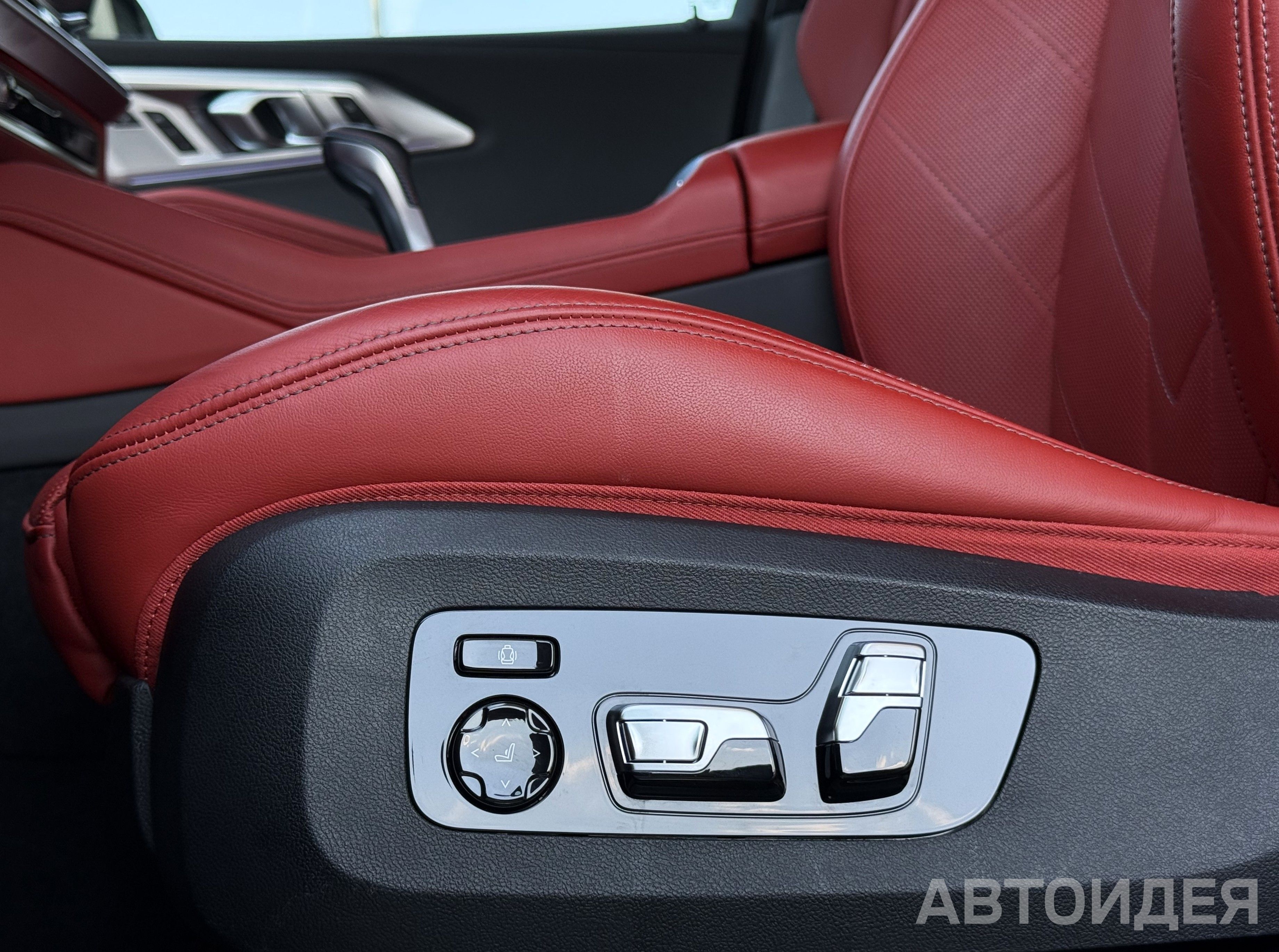BMW XM  фото 12