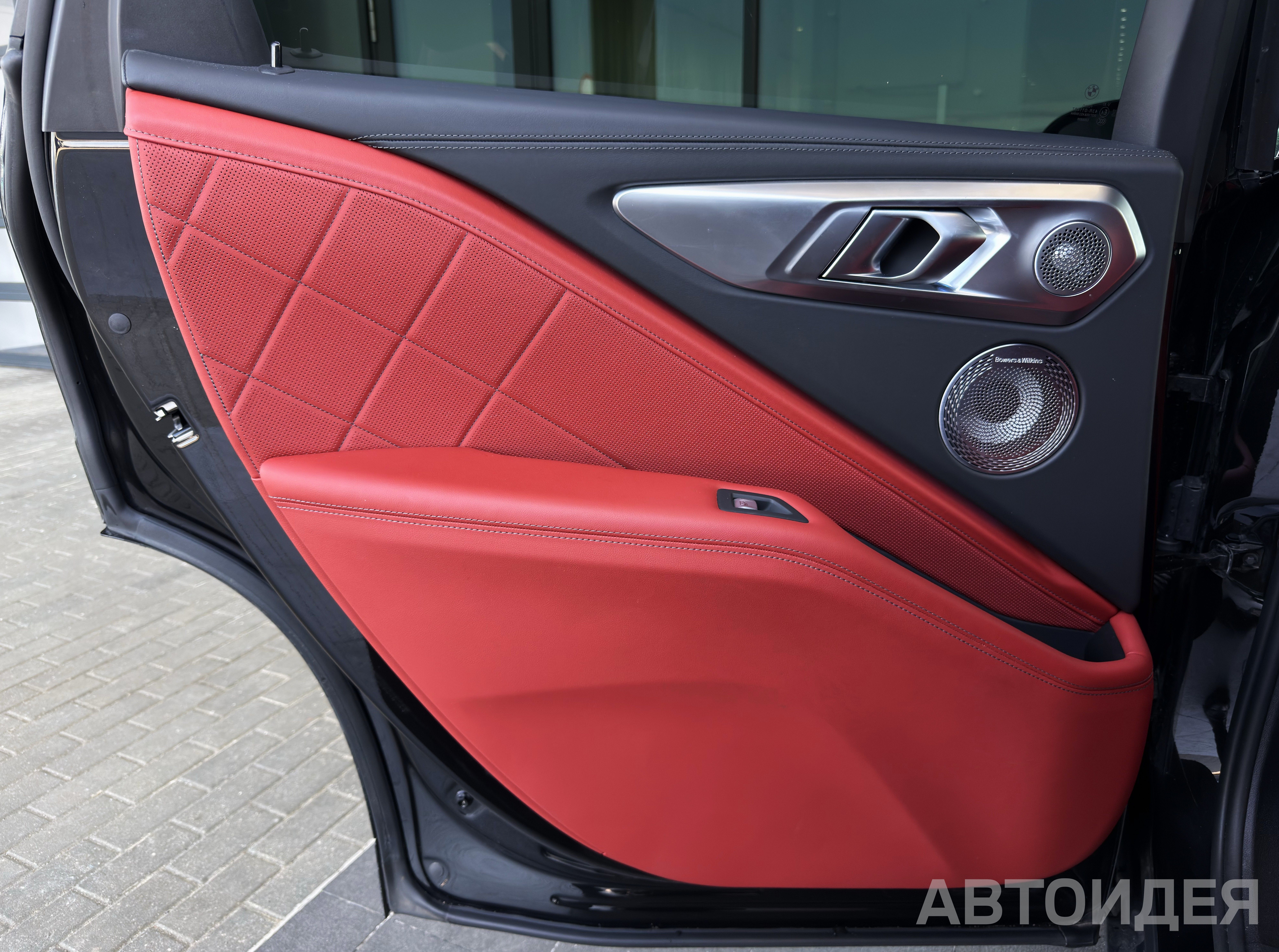 BMW XM  фото 13