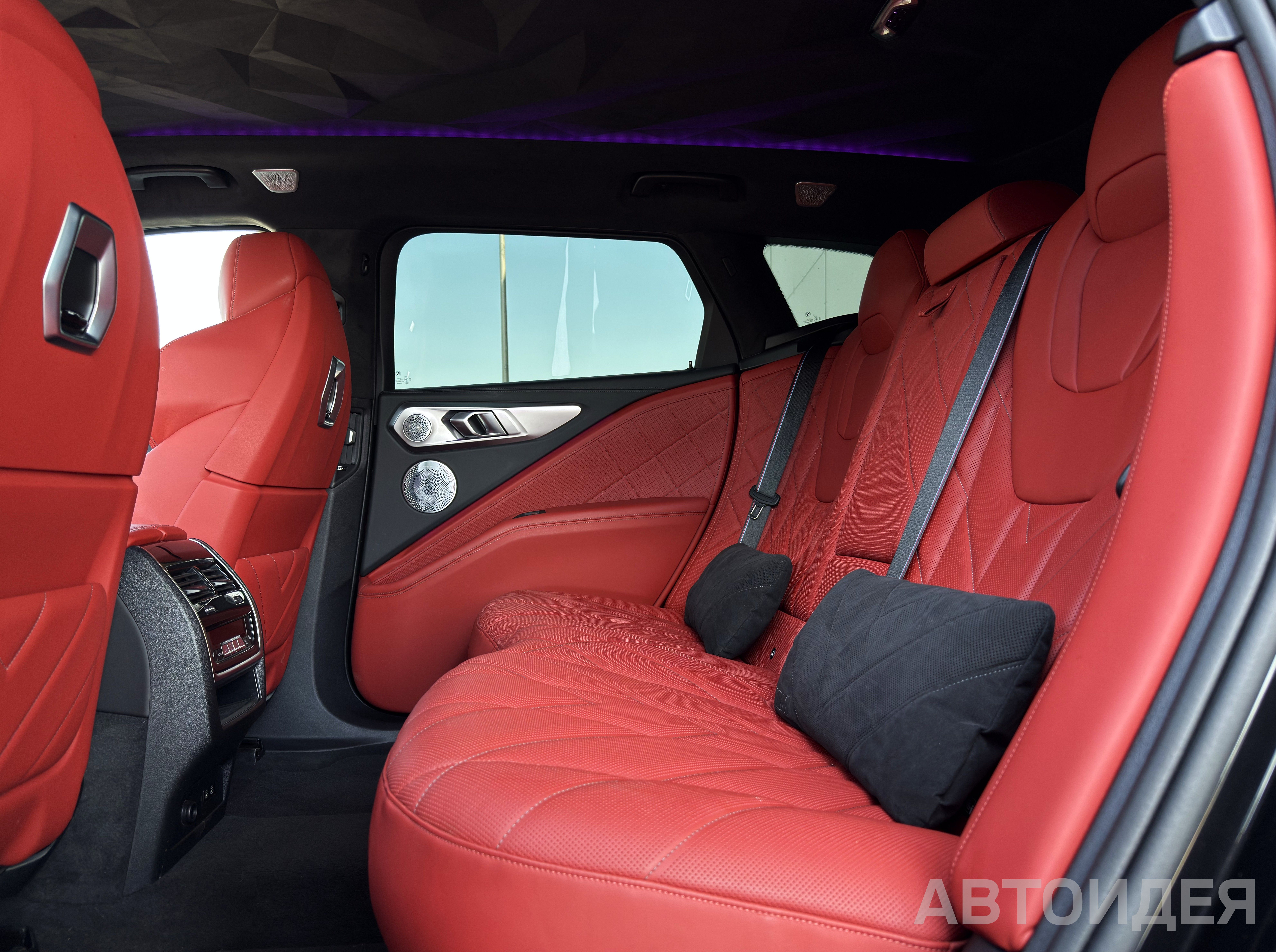 BMW XM  фото 14