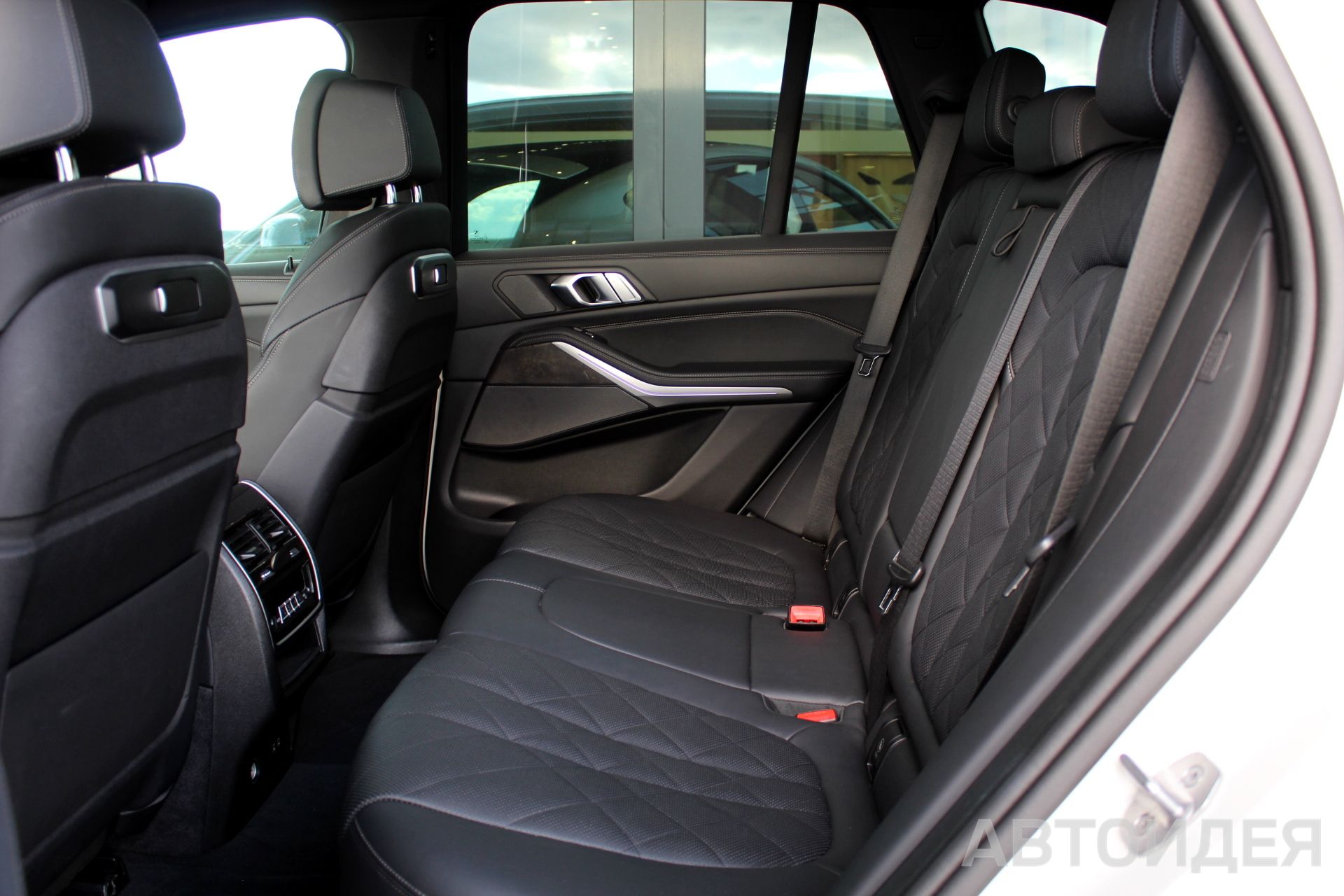BMW X5 xDrive40i  фото 26