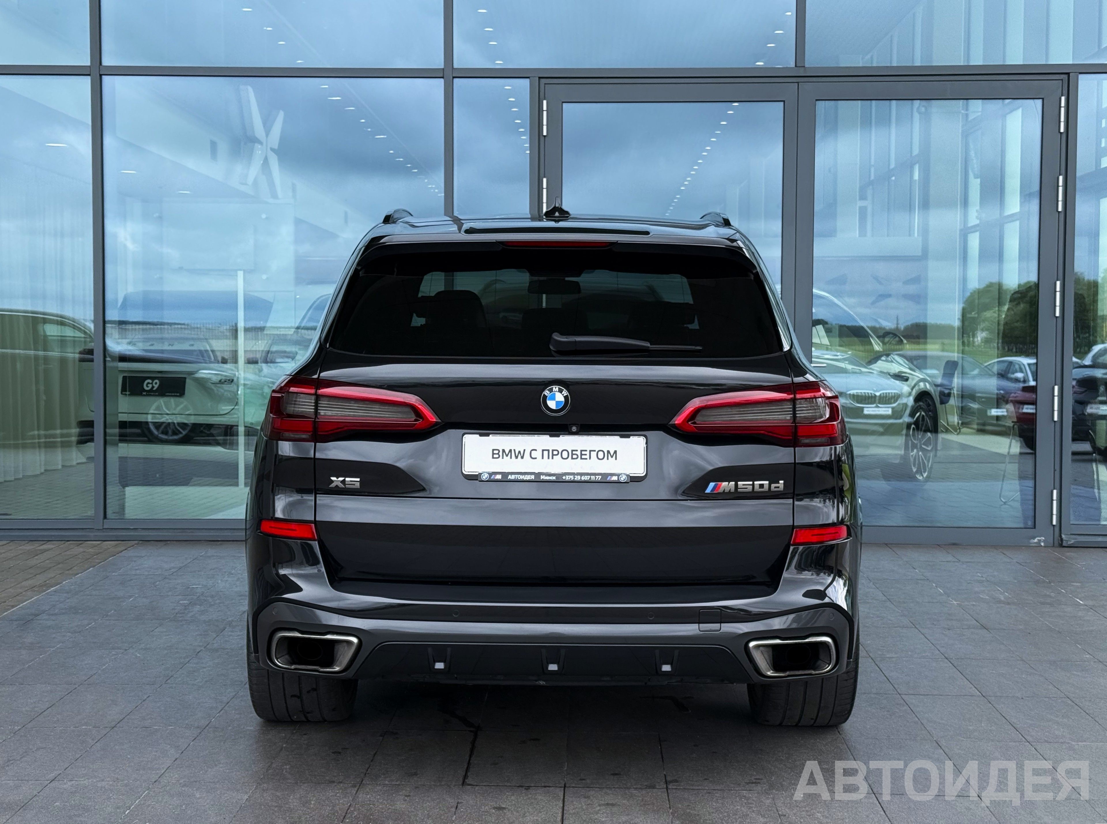 BMW X5 M50d Черный Сапфир металлик фото 4