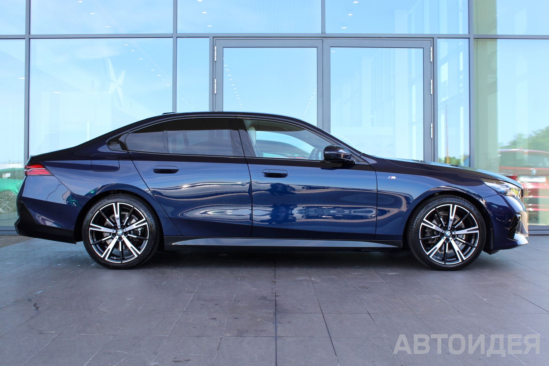 BMW 520d xDrive Синий Танзанит II металлик фото 3