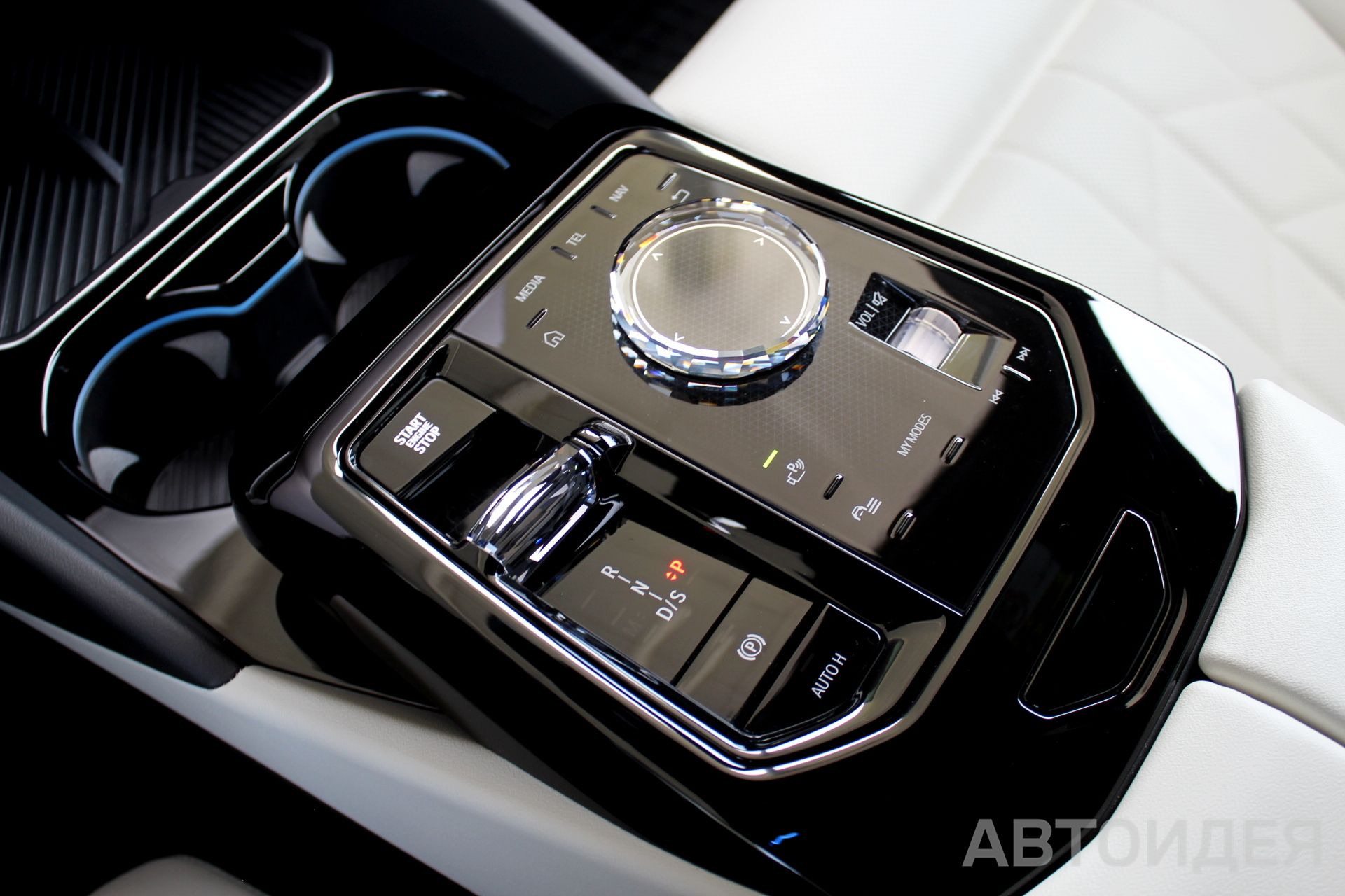 BMW 520d xDrive Синий Танзанит II металлик фото 19