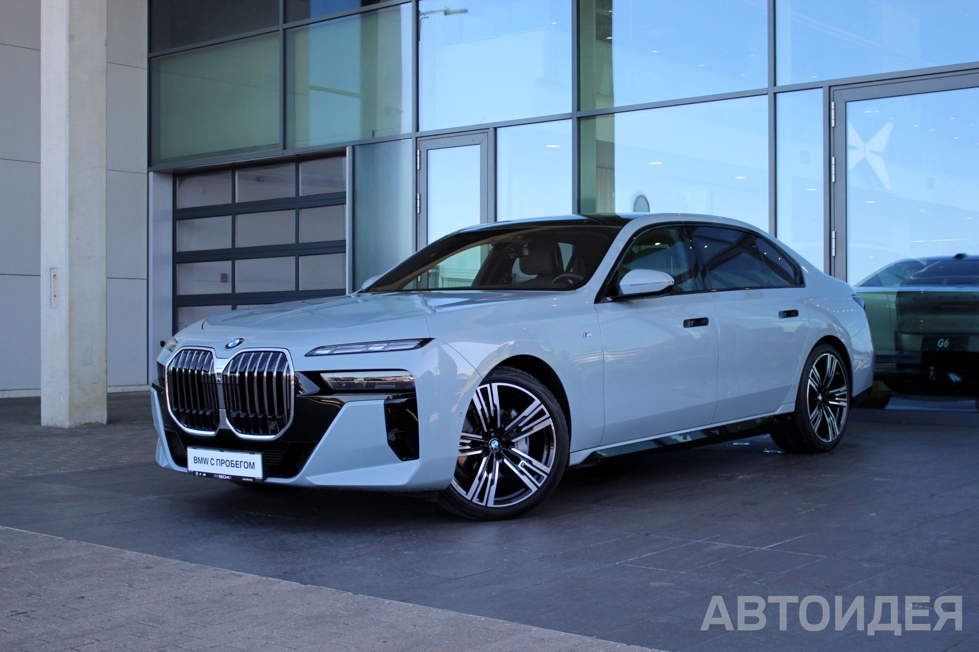 BMW 740d xDrive M Серый Бруклин металлик
