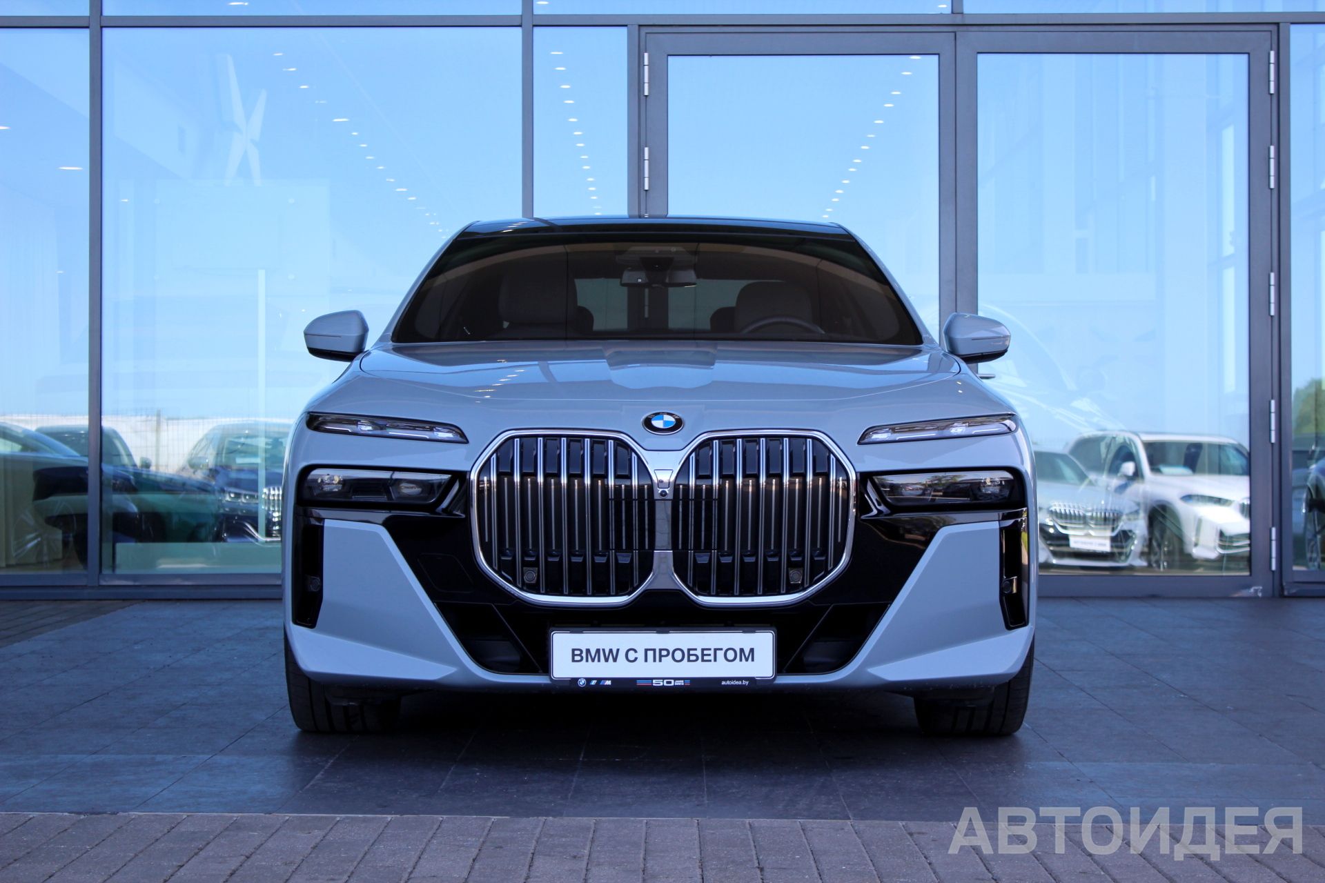 BMW 740d xDrive M Серый Бруклин металлик фото 4