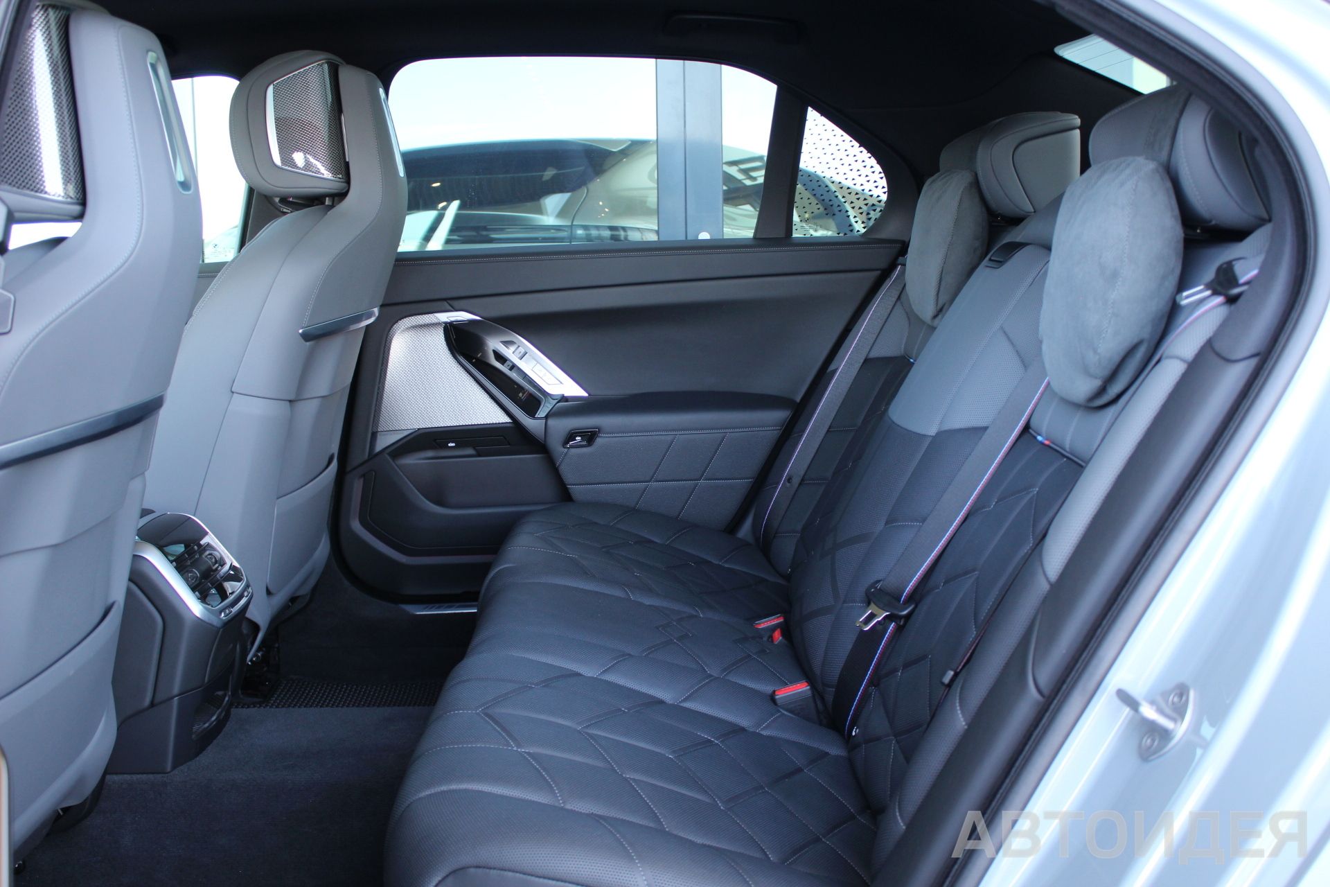 BMW 740d xDrive M Серый Бруклин металлик фото 27