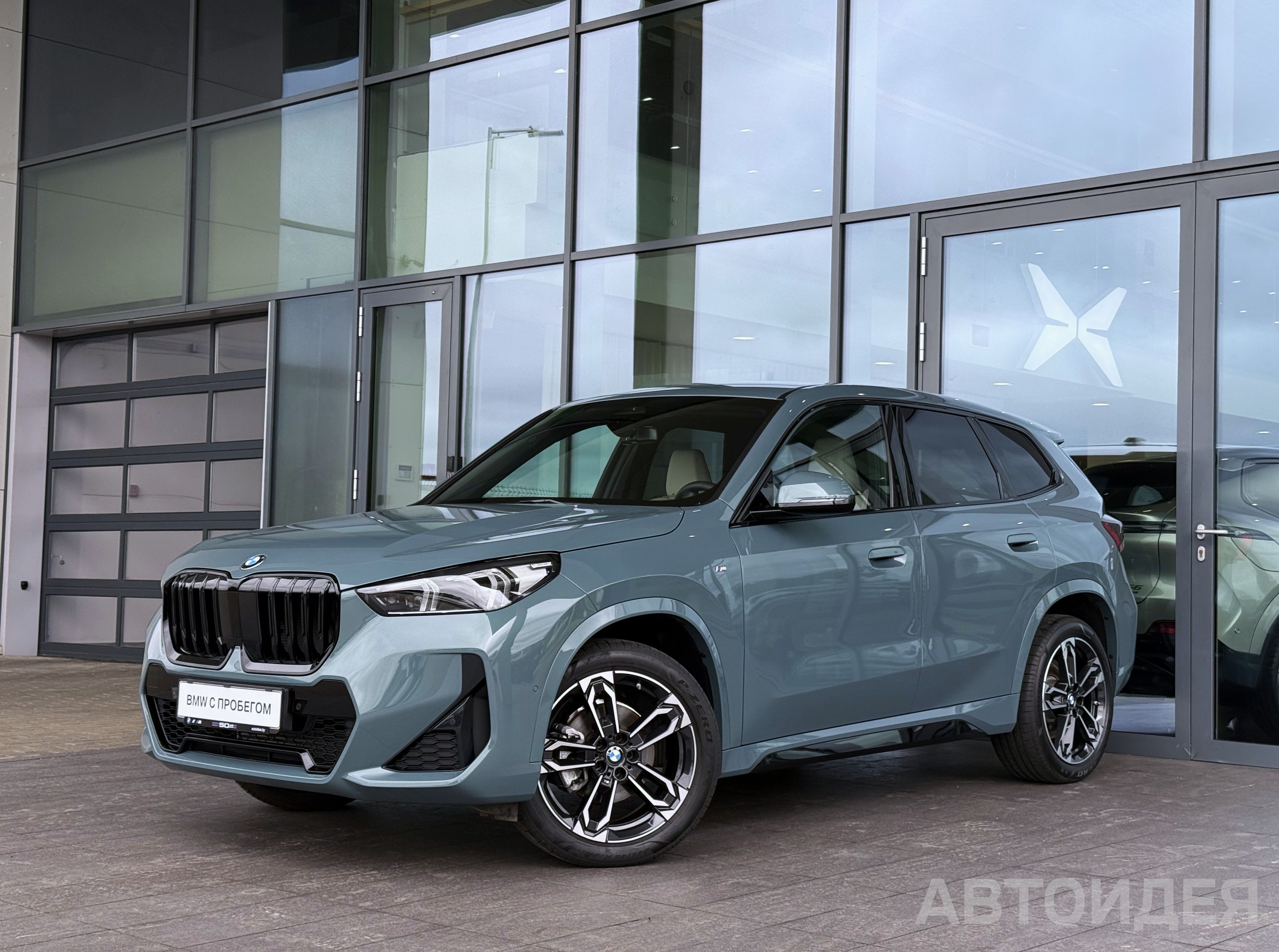 BMW X1 sDrive18i Зеленый металлик Cape York