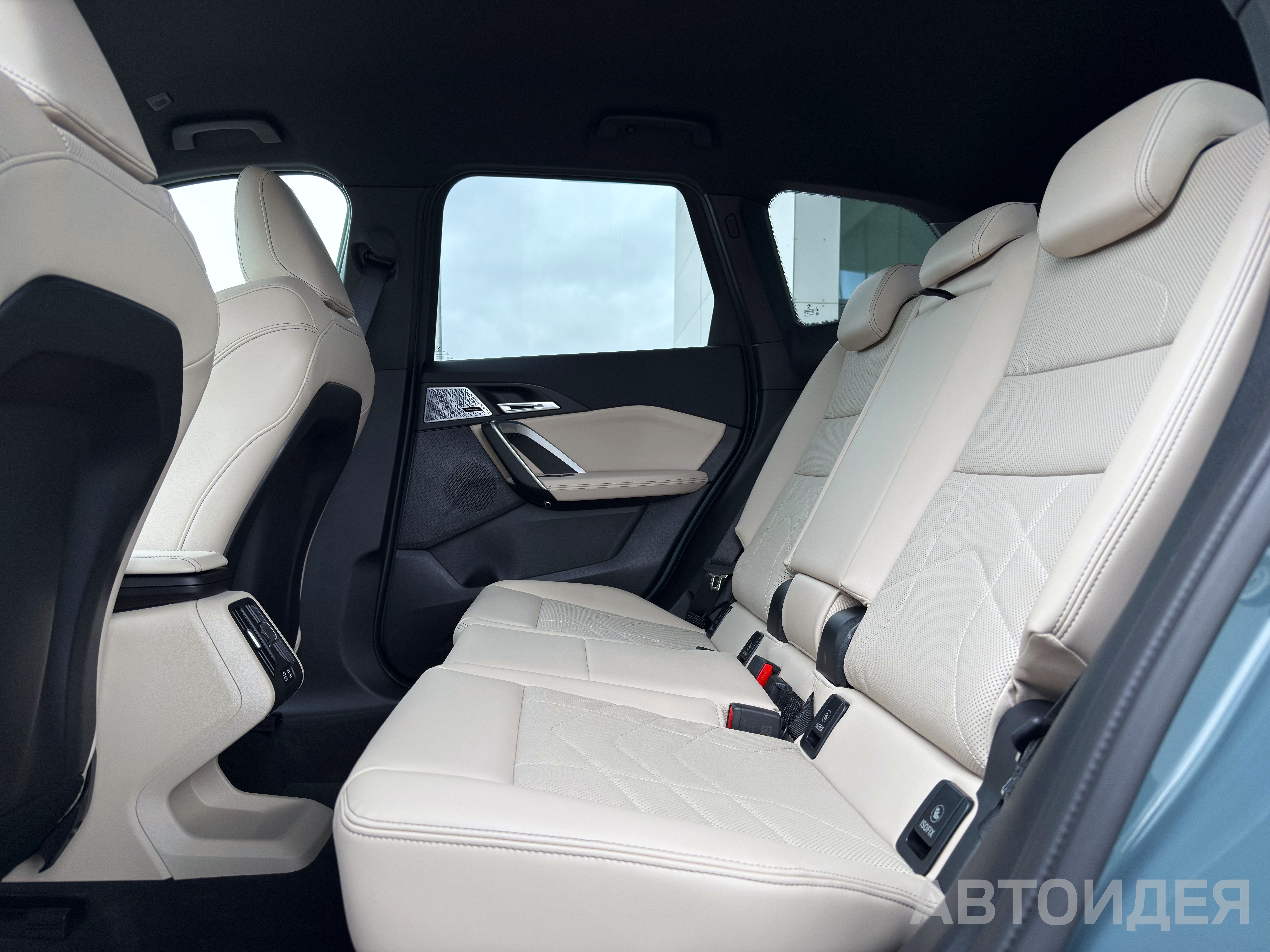 BMW X1 sDrive18i Зеленый металлик Cape York фото 14