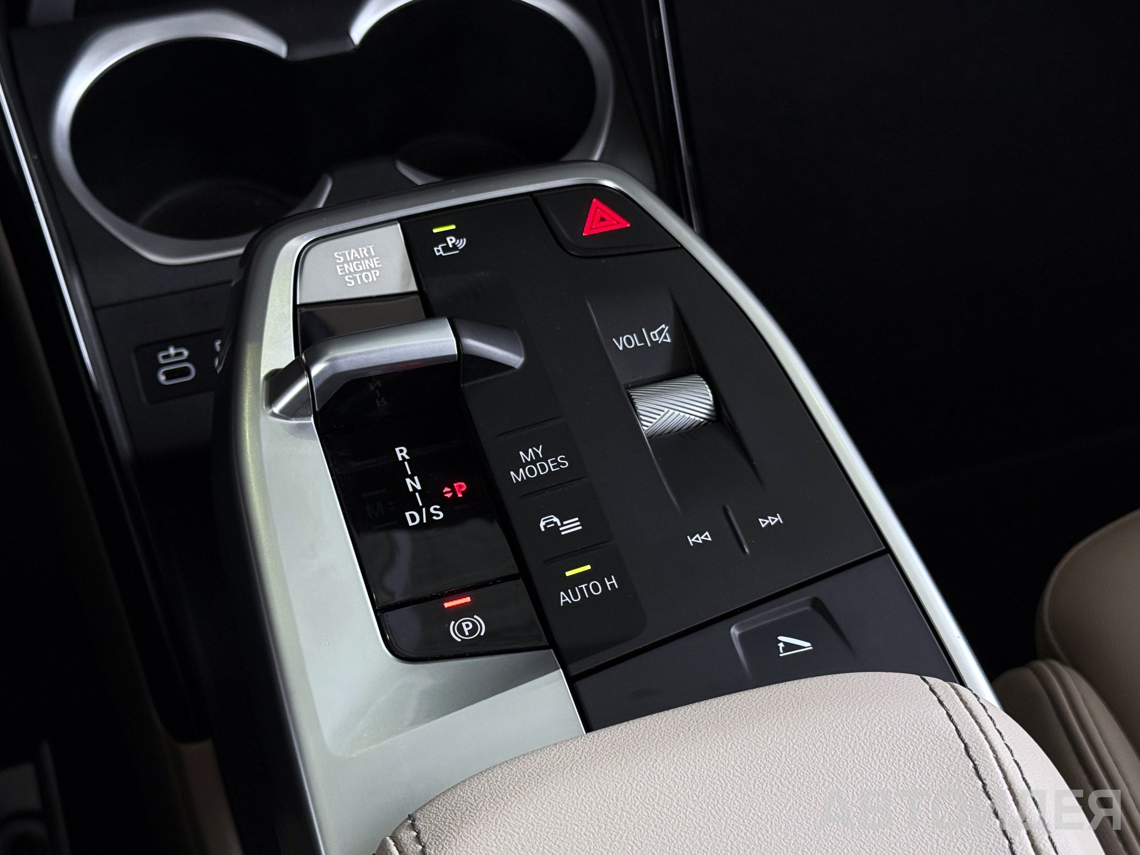 BMW X1 sDrive18i Зеленый металлик Cape York фото 15