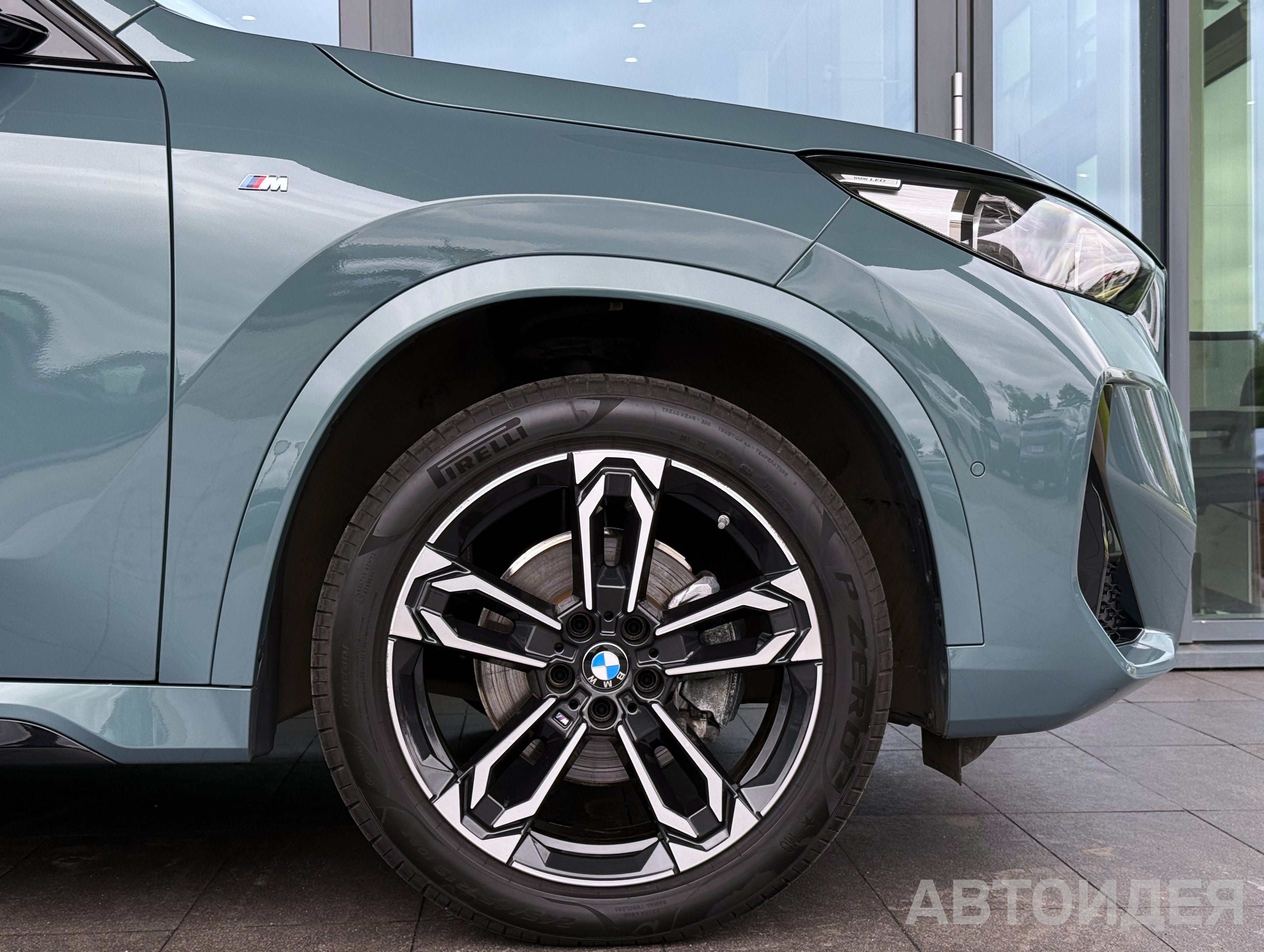 BMW X1 sDrive18i Зеленый металлик Cape York фото 25
