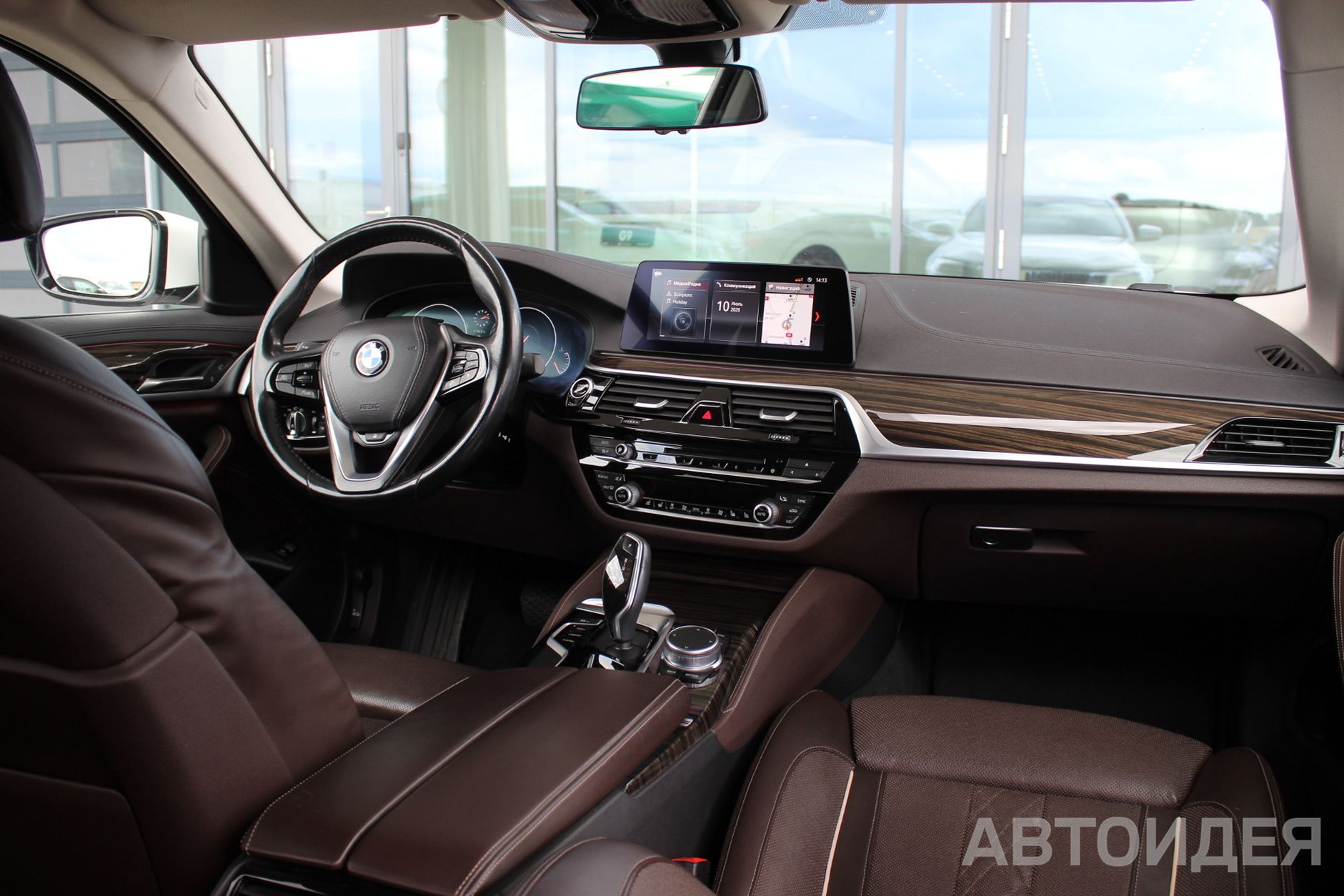 BMW 520i Sedan Белоснежный неметаллик фото 7