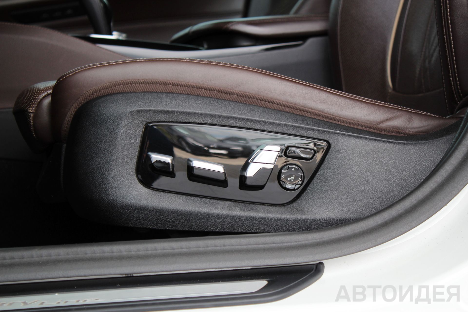 BMW 520i Sedan Белоснежный неметаллик фото 18