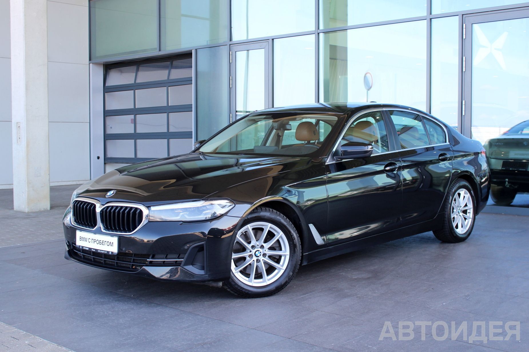 BMW 520d xDrive Черный Сапфир металлик