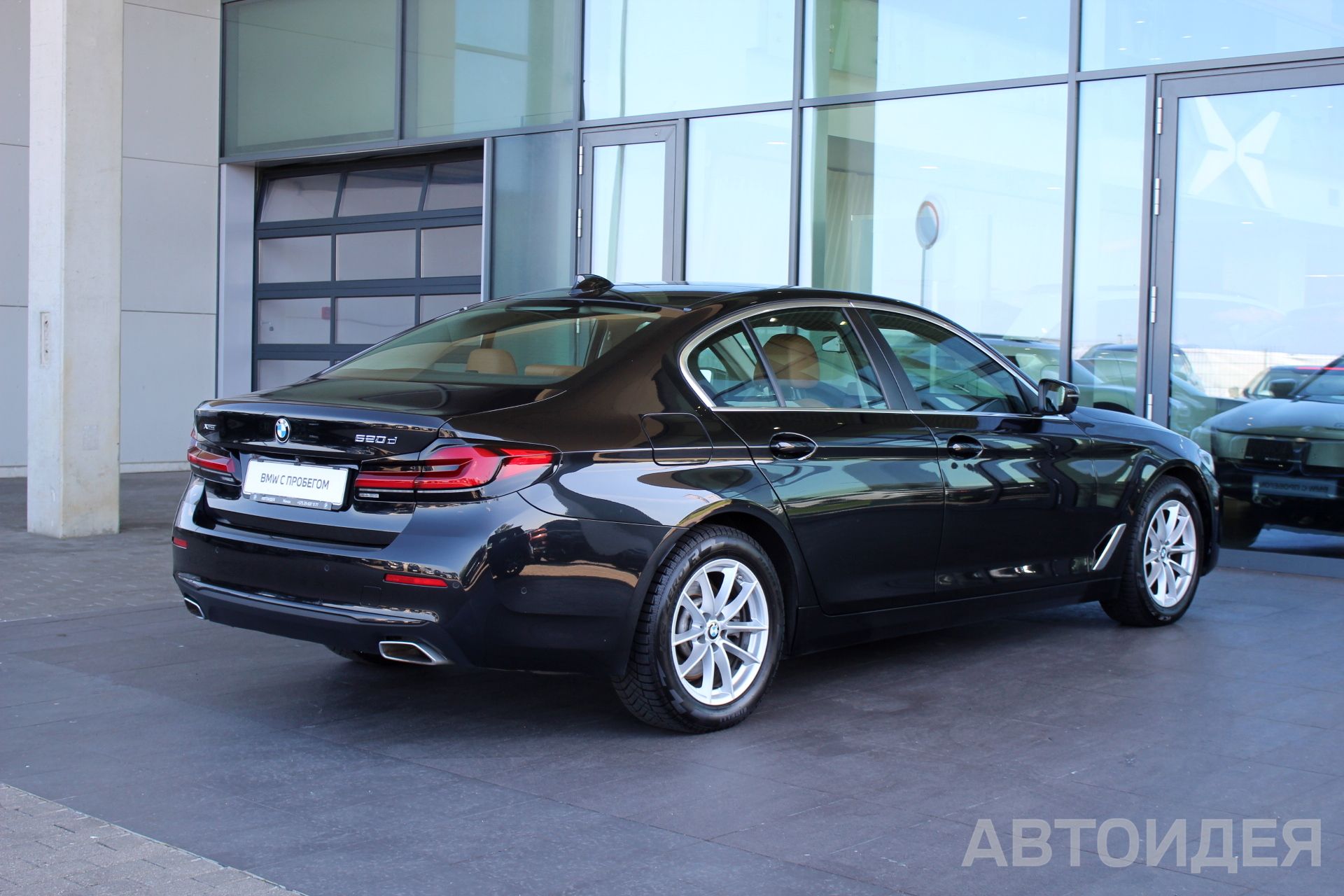 BMW 520d xDrive Черный Сапфир металлик фото 1