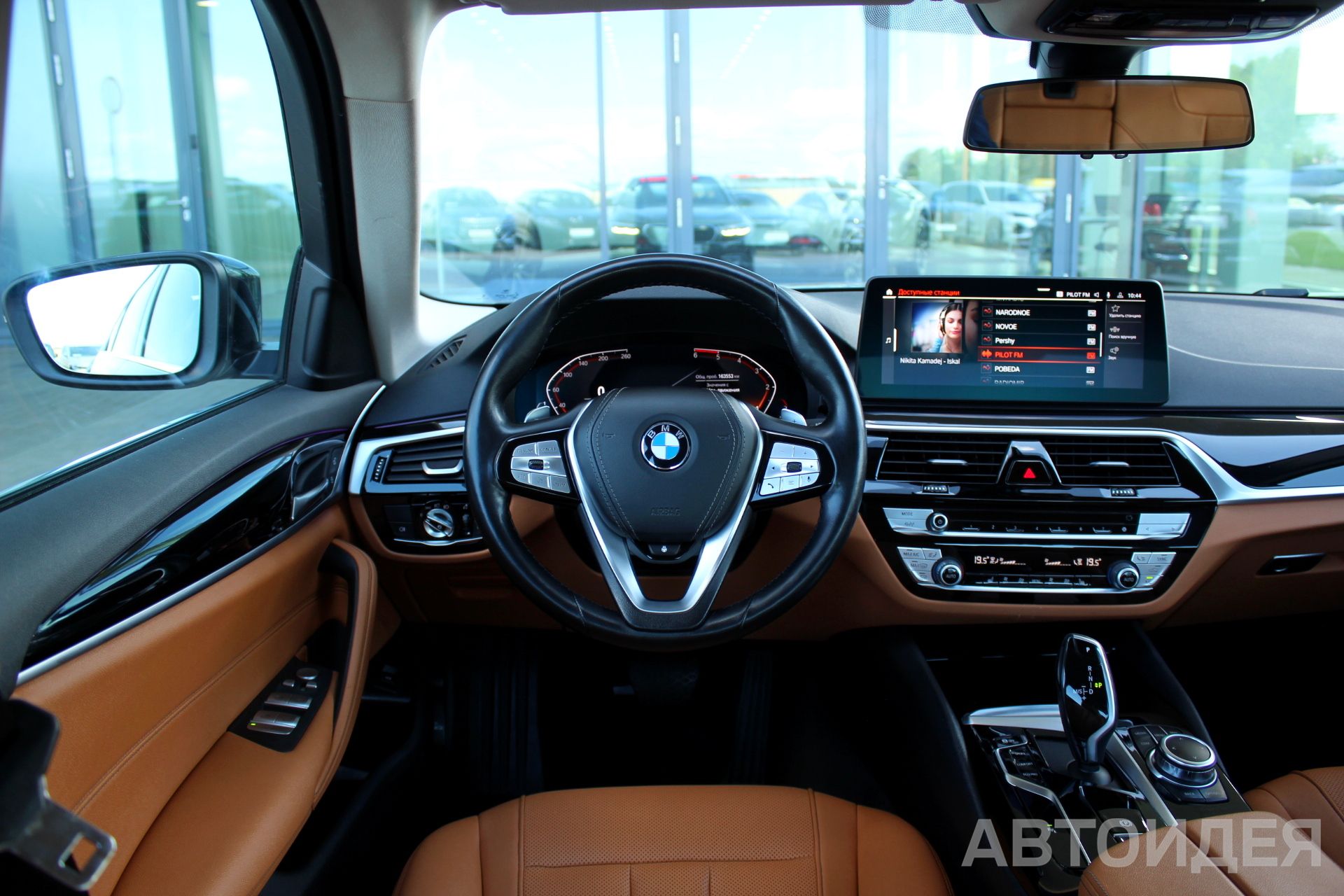 BMW 520d xDrive Черный Сапфир металлик фото 9